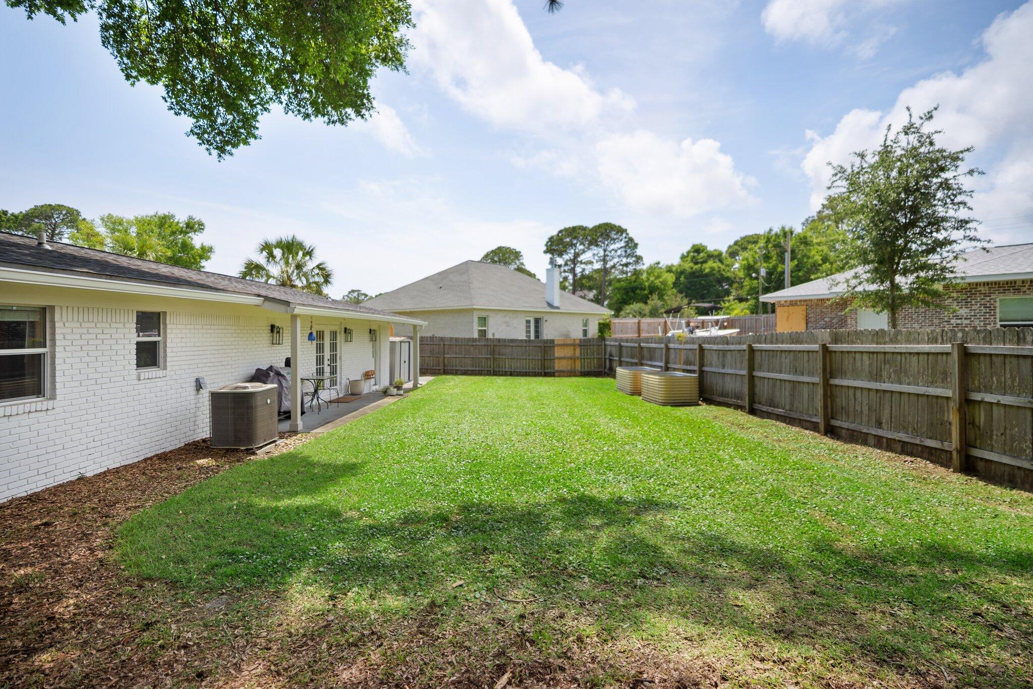 ELLIOTTS POINT 8TH ADDN - Residential