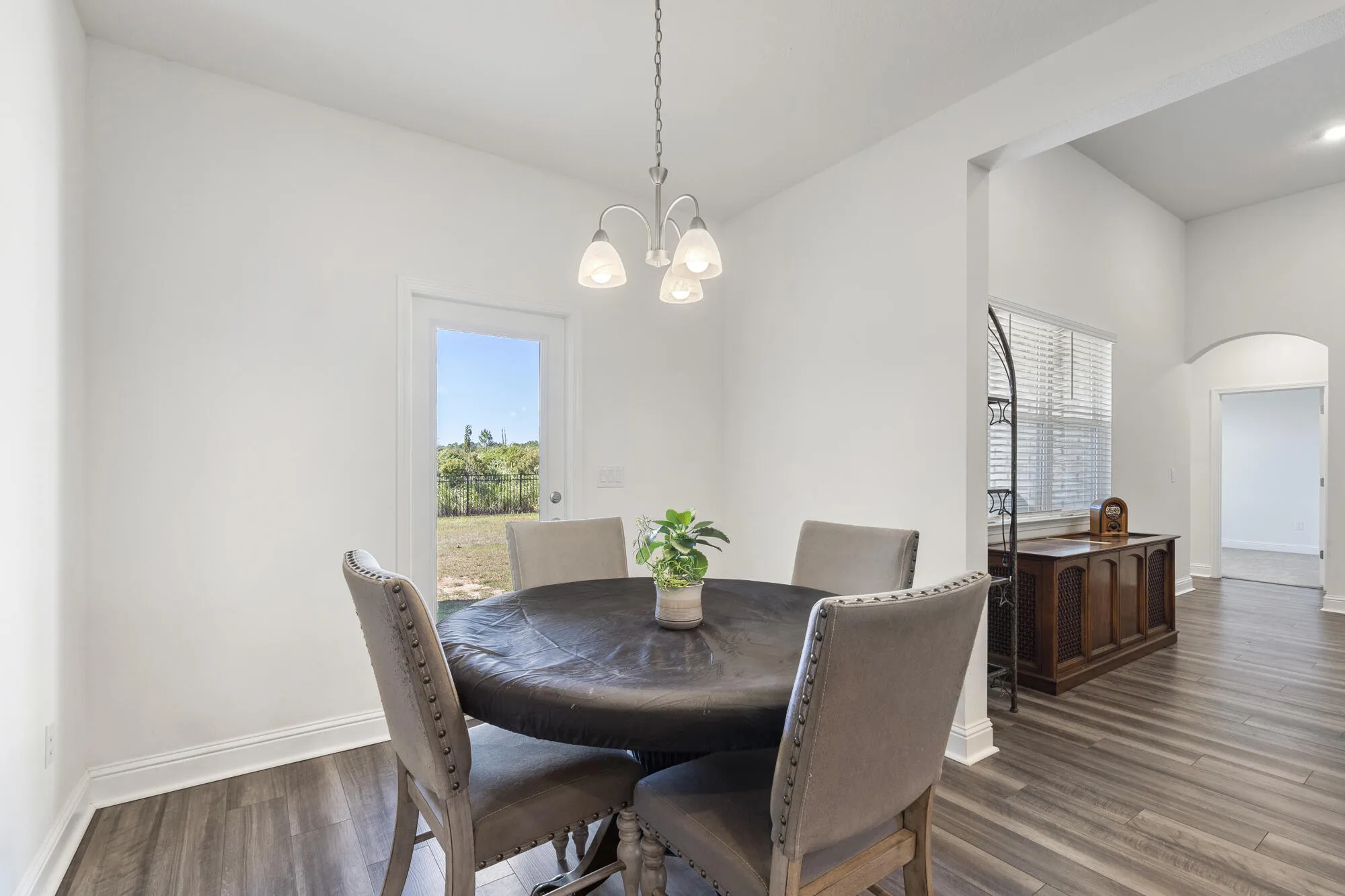 Freeport, Florida 32439, United States, 4 Bedrooms Bedrooms, ,3 BathroomsBathrooms,Residential,Pending,37877