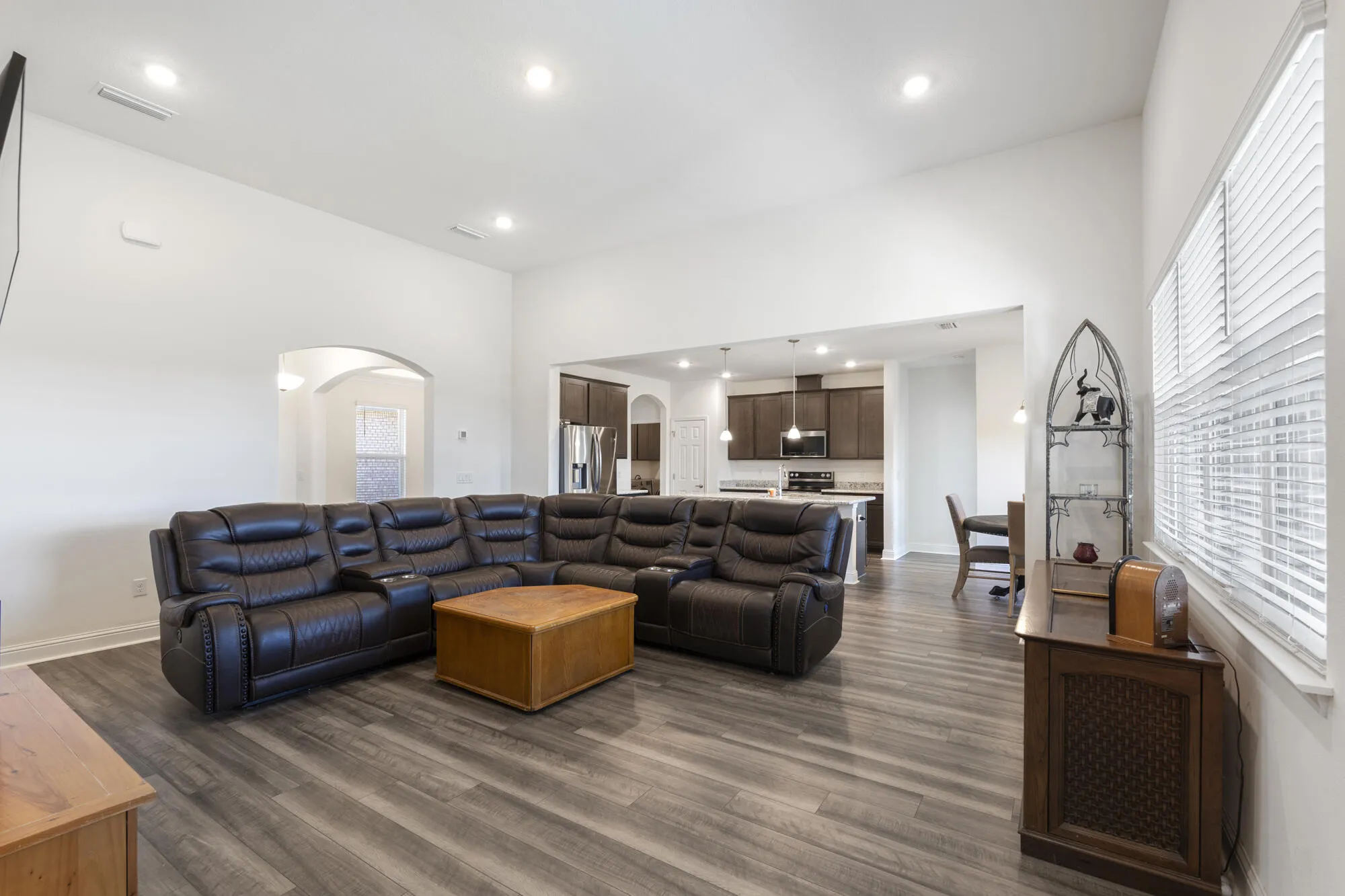 Freeport, Florida 32439, United States, 4 Bedrooms Bedrooms, ,3 BathroomsBathrooms,Residential,Pending,37877