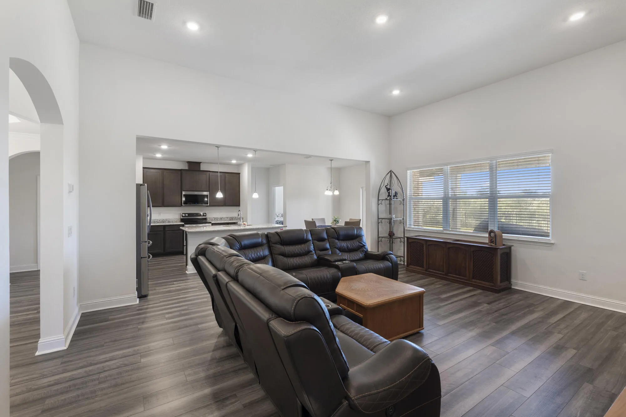 Freeport, Florida 32439, United States, 4 Bedrooms Bedrooms, ,3 BathroomsBathrooms,Residential,Pending,37877