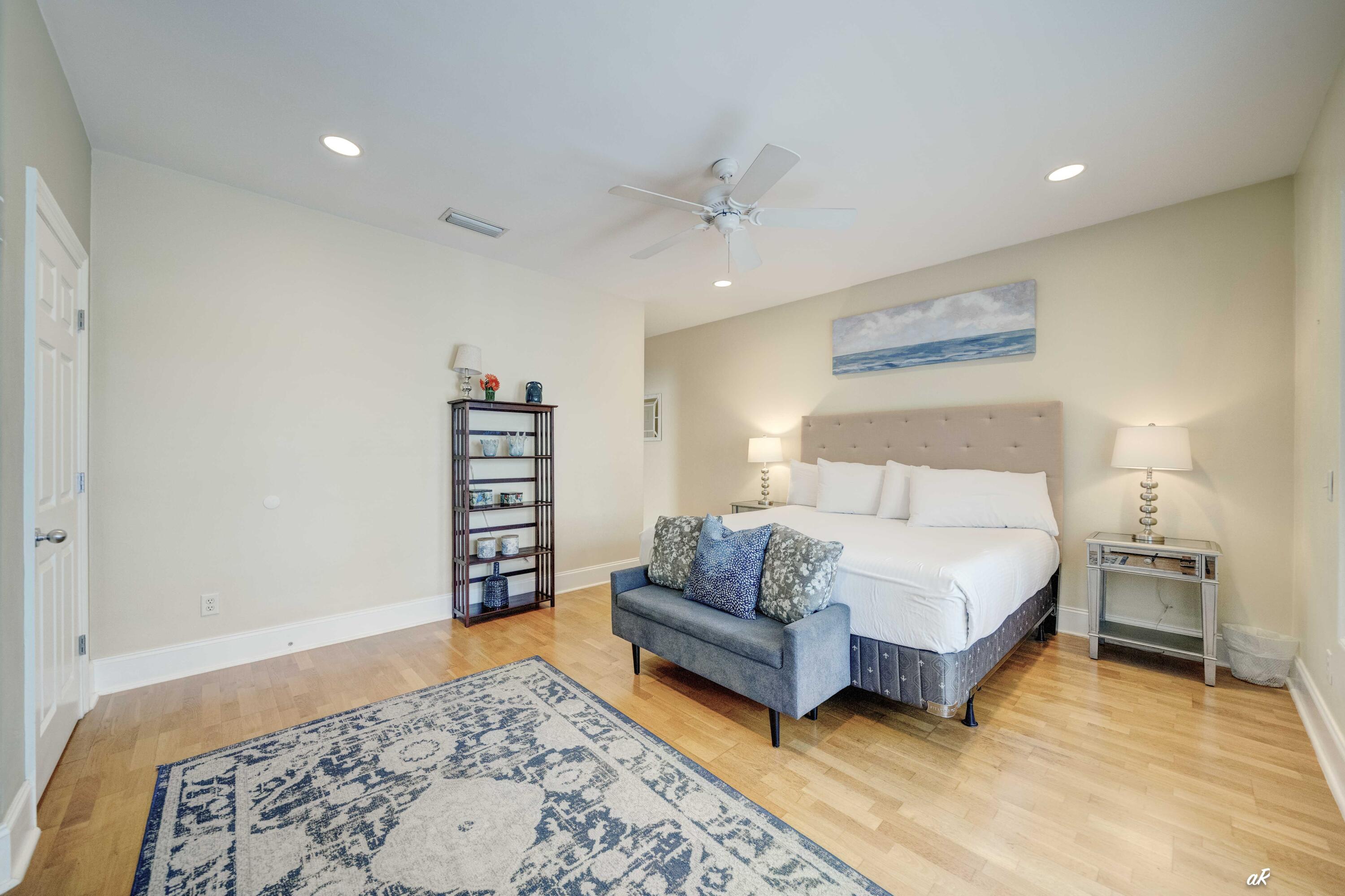 HOLIDAY BEACH UNIT 16 - Residential