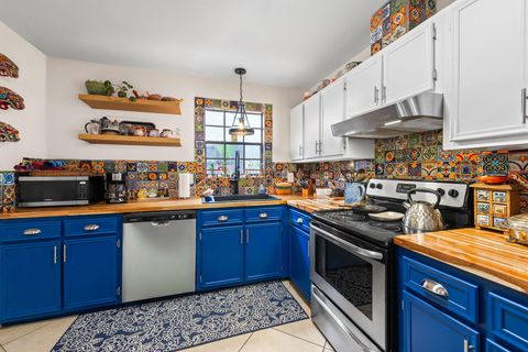 Photo of 37 12Th Street #V126, Shalimar, FL 32579 (MLS # 986436)