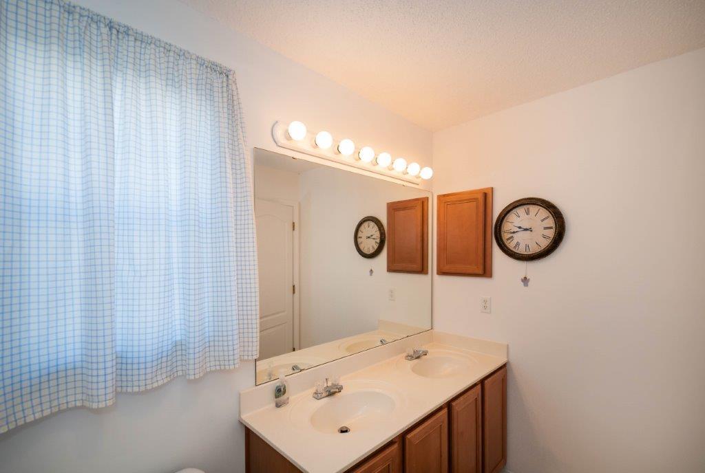 EMERALD LAKES PH 3 - Residential