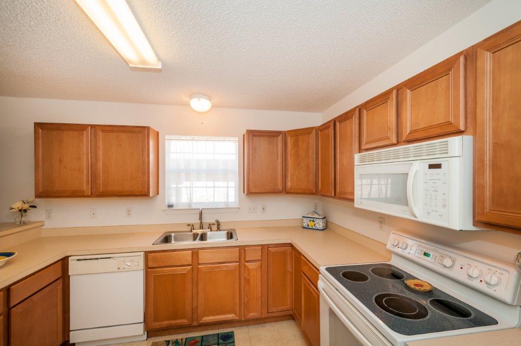 EMERALD LAKES PH 3 - Residential