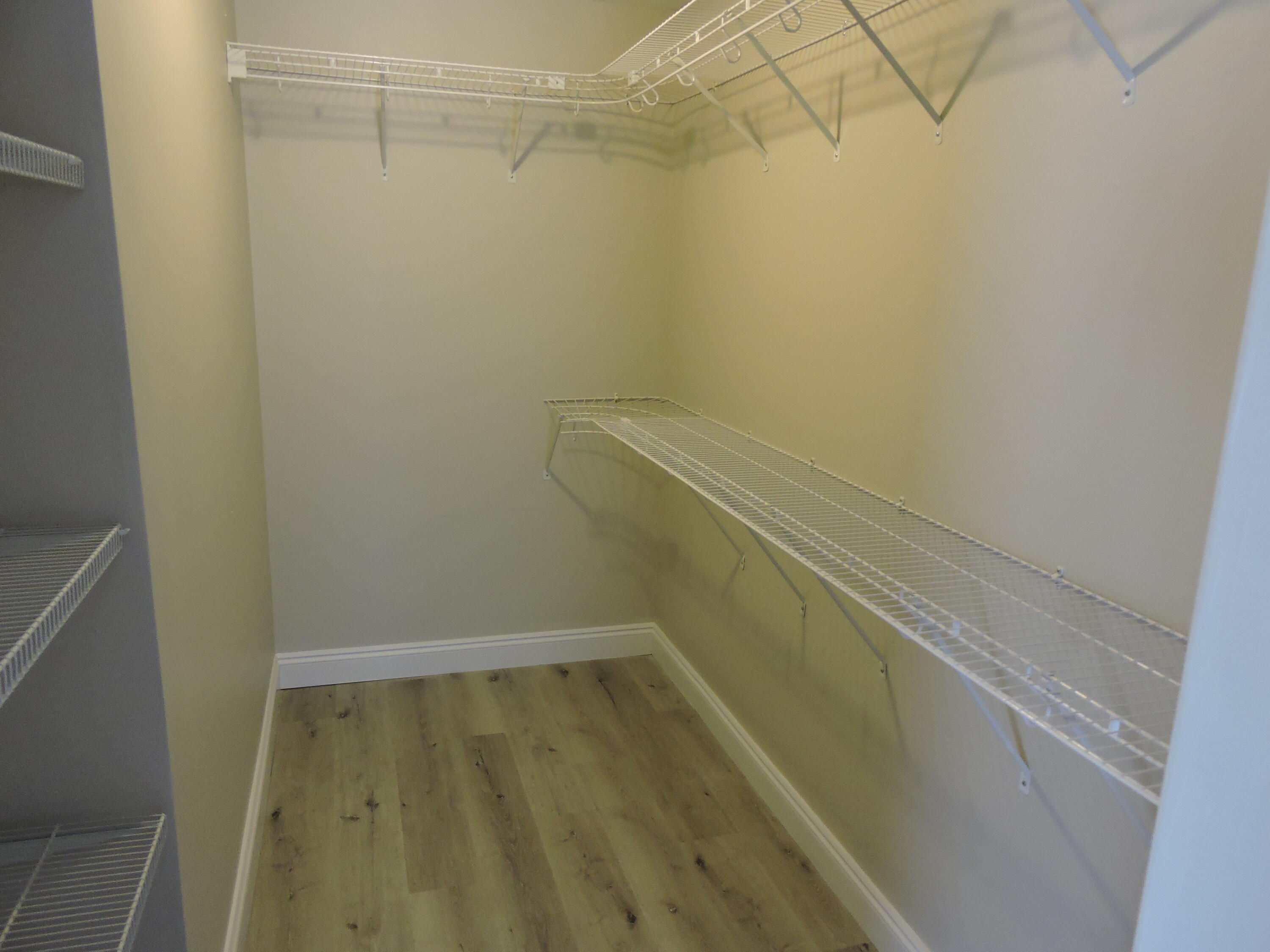 COUNTRYVIEW ESTATES 7TH ADDN - Residential Lease