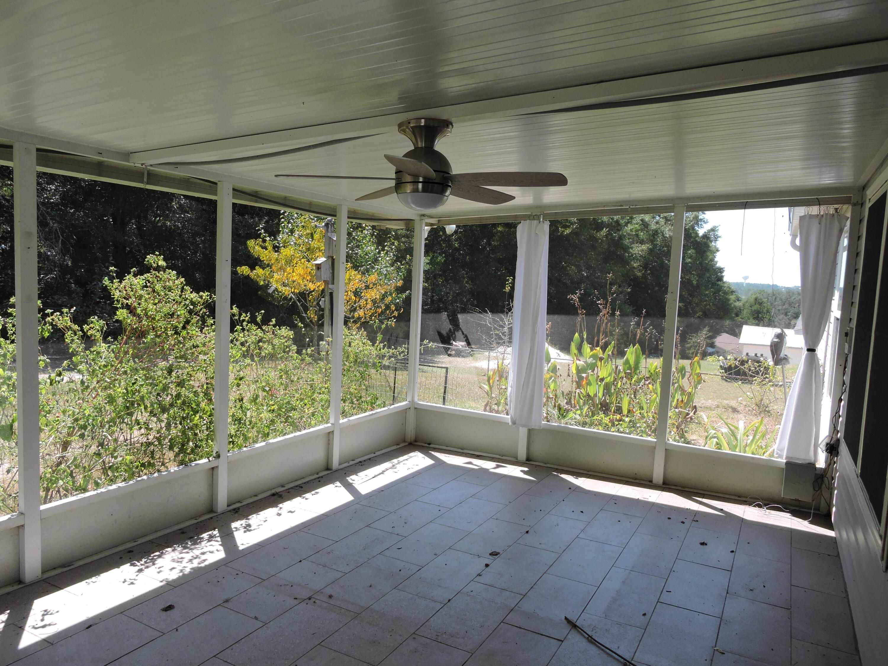 COUNTRYVIEW ESTATES 7TH ADDN - Residential Lease