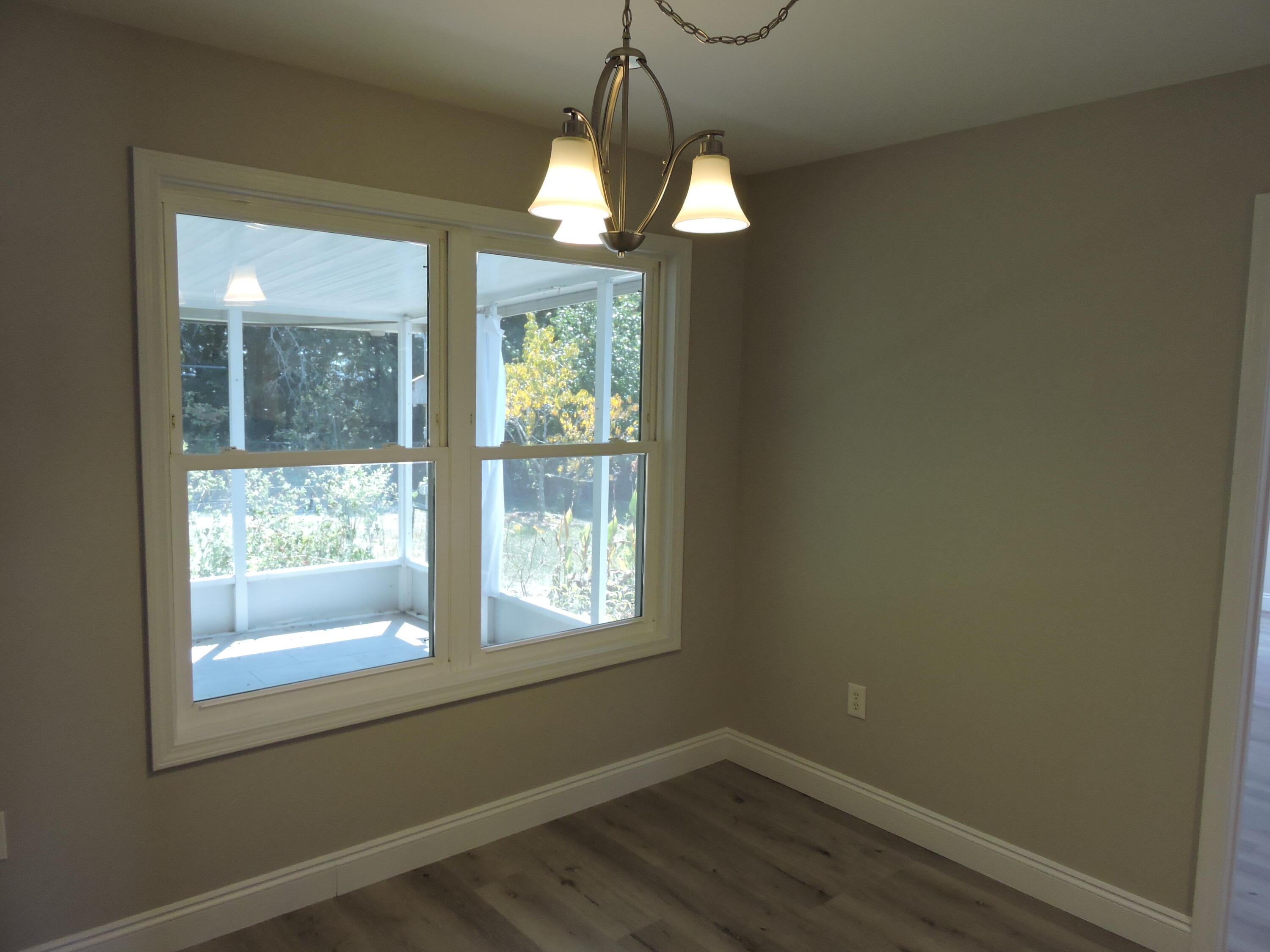 COUNTRYVIEW ESTATES 7TH ADDN - Residential Lease