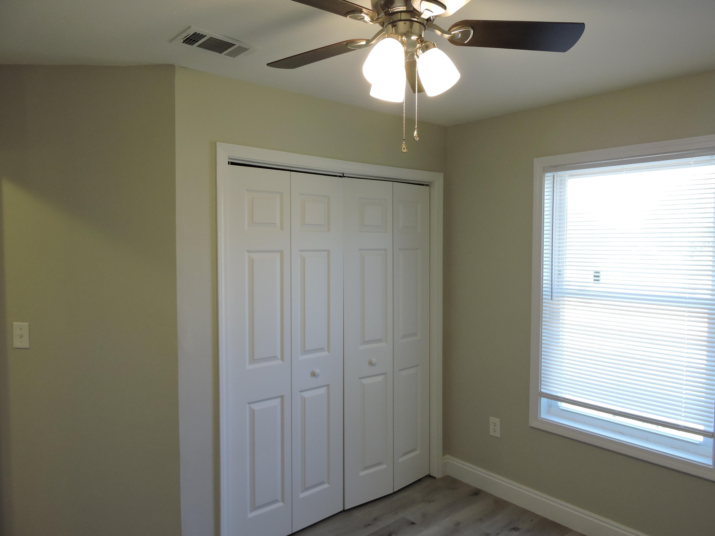 COUNTRYVIEW ESTATES 7TH ADDN - Residential Lease