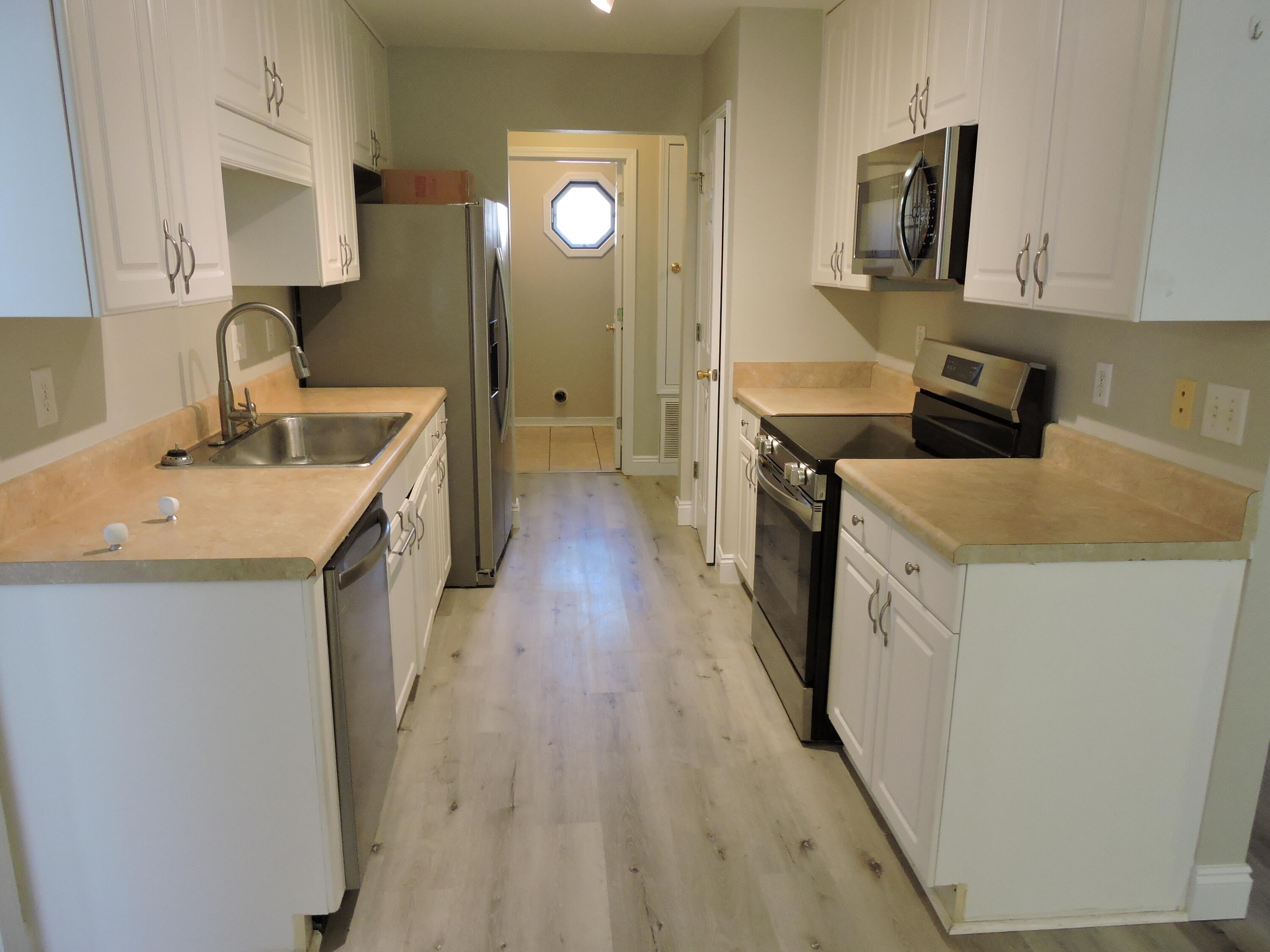 COUNTRYVIEW ESTATES 7TH ADDN - Residential Lease