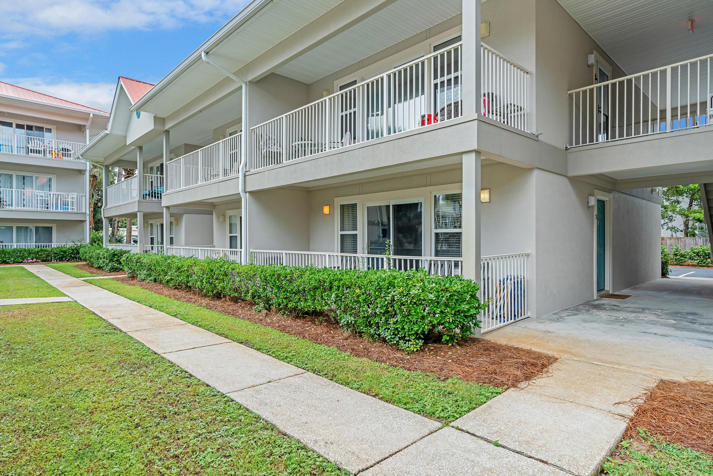 ROLLIN TIDE VILLAS - Residential