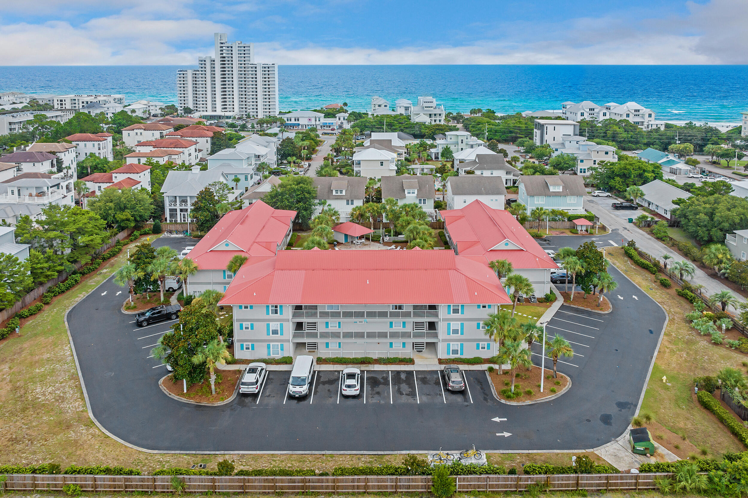ROLLIN TIDE VILLAS - Residential