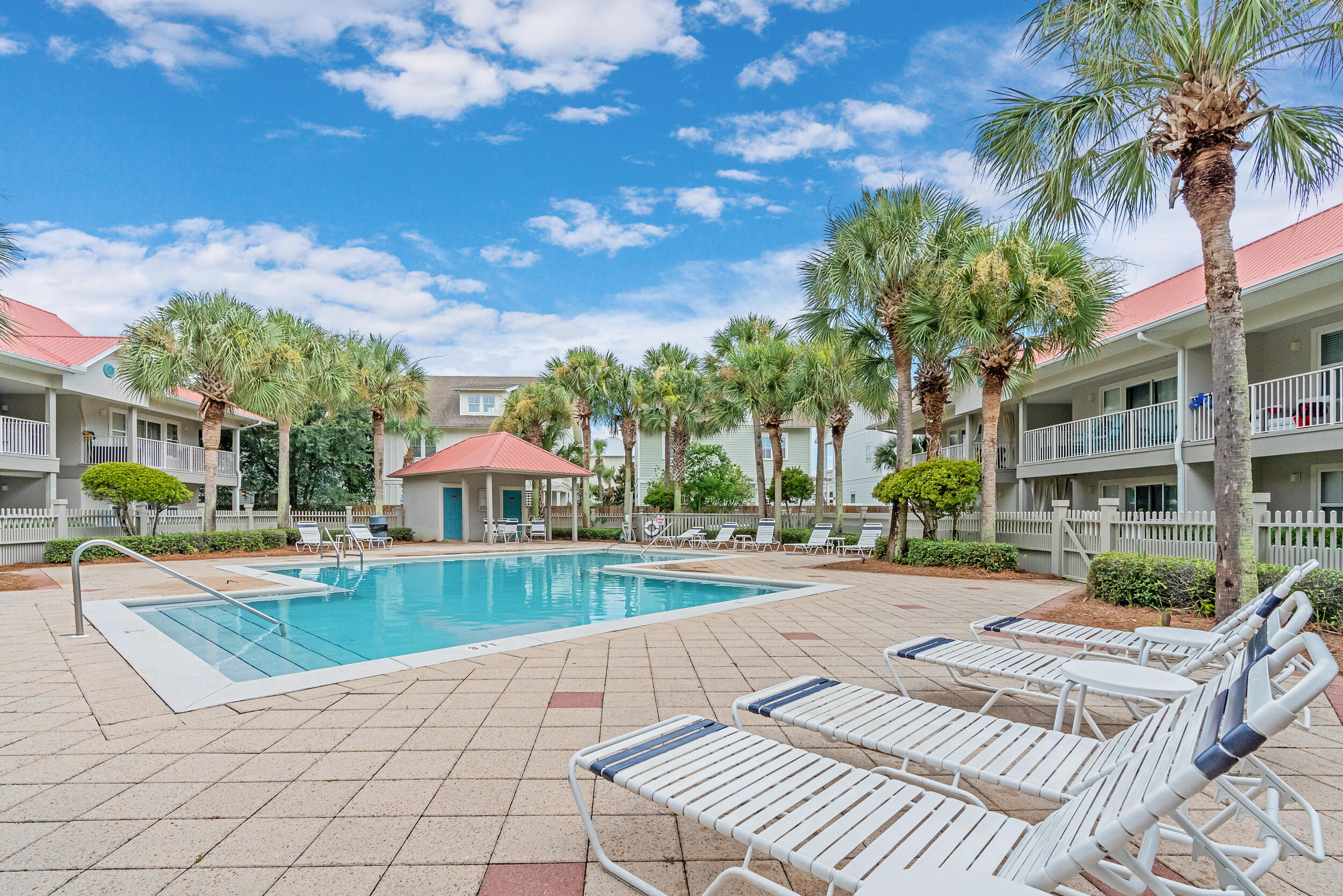 ROLLIN TIDE VILLAS - Residential