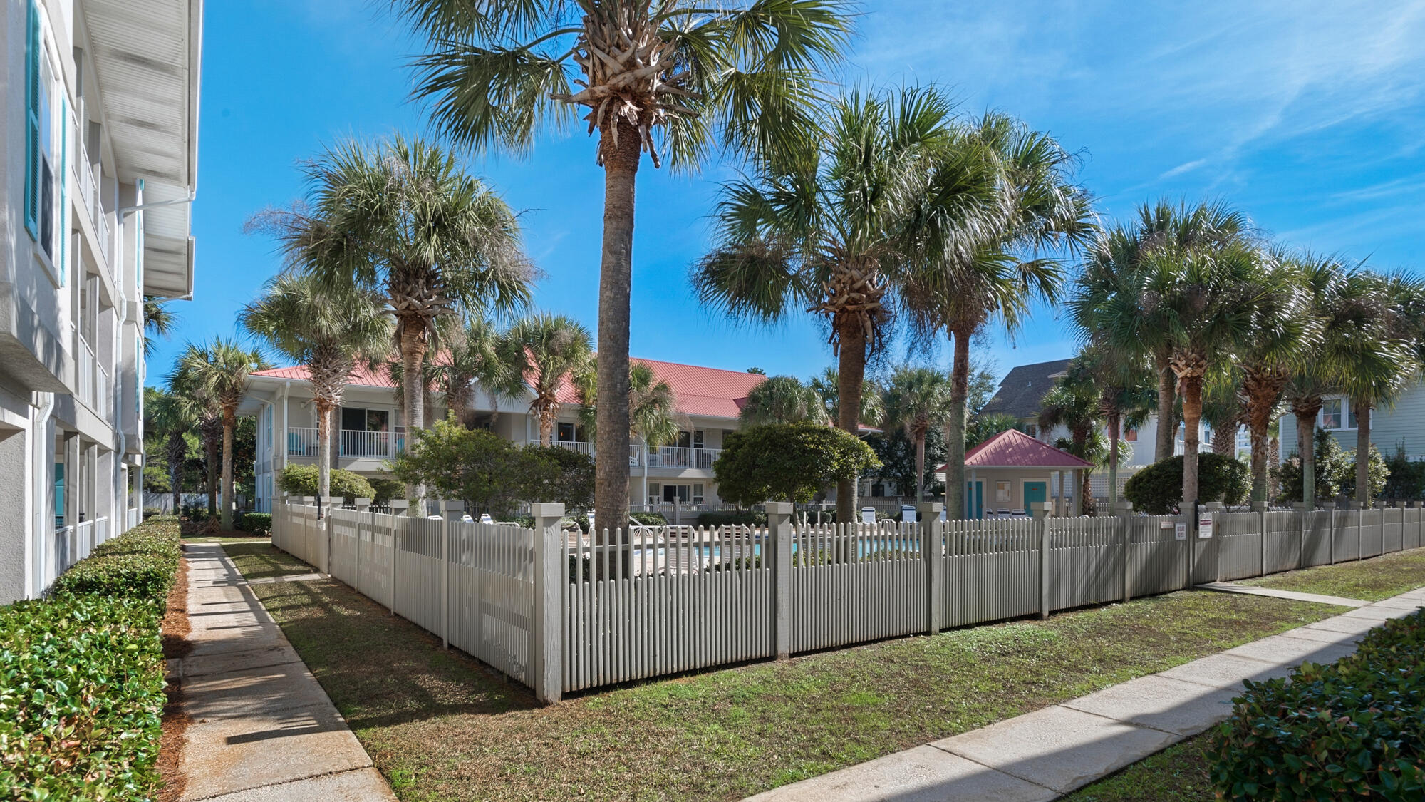 ROLLIN TIDE VILLAS - Residential