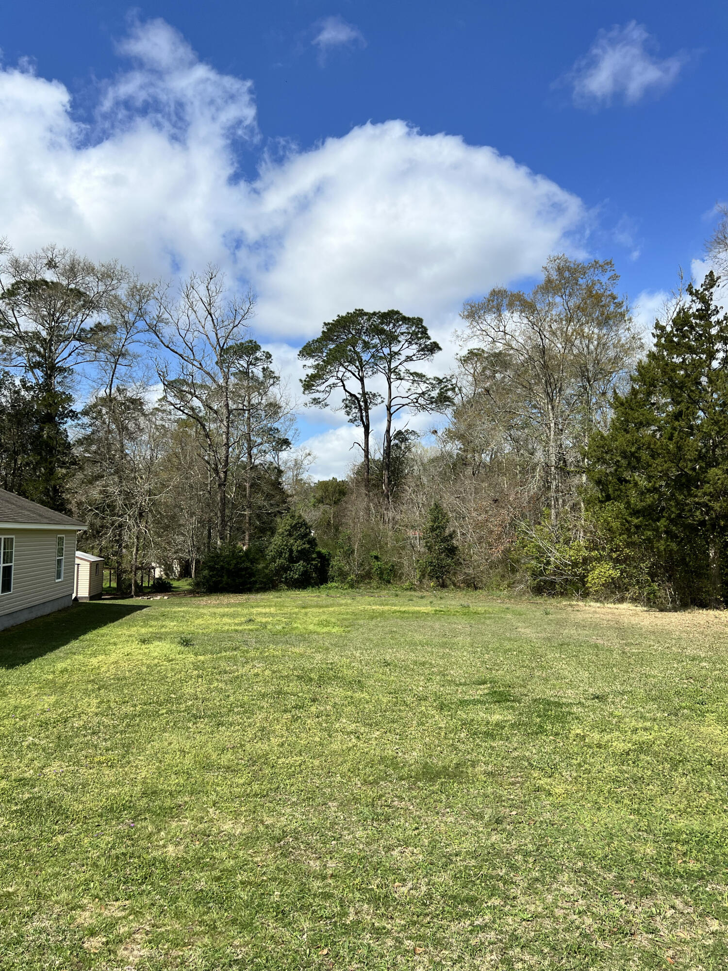 NO RECORDED SUBDIVISION - Land