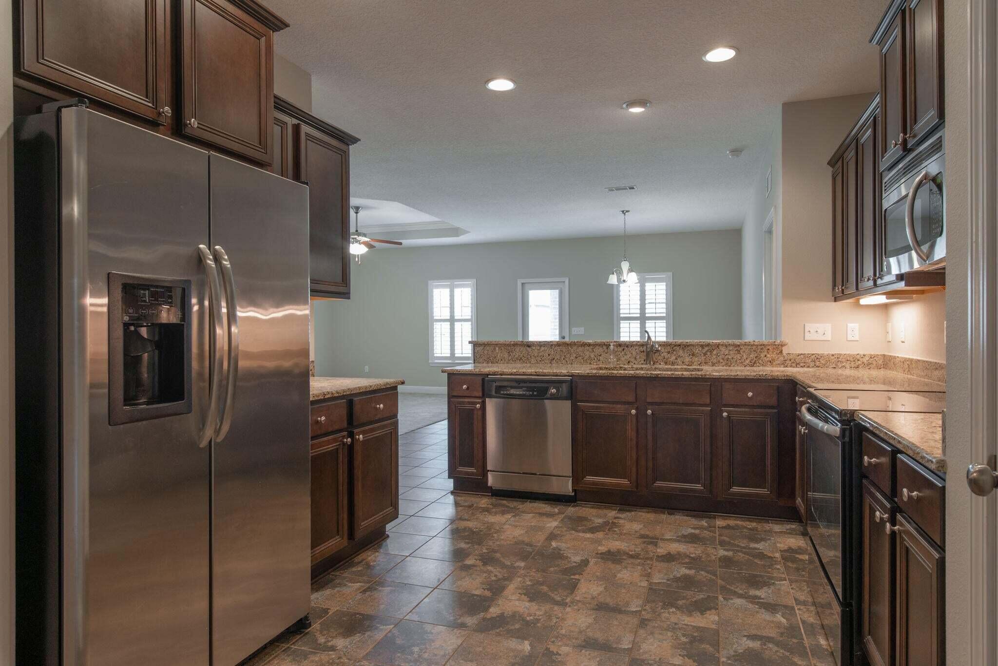 WATERFORD SOUND - Residential Lease