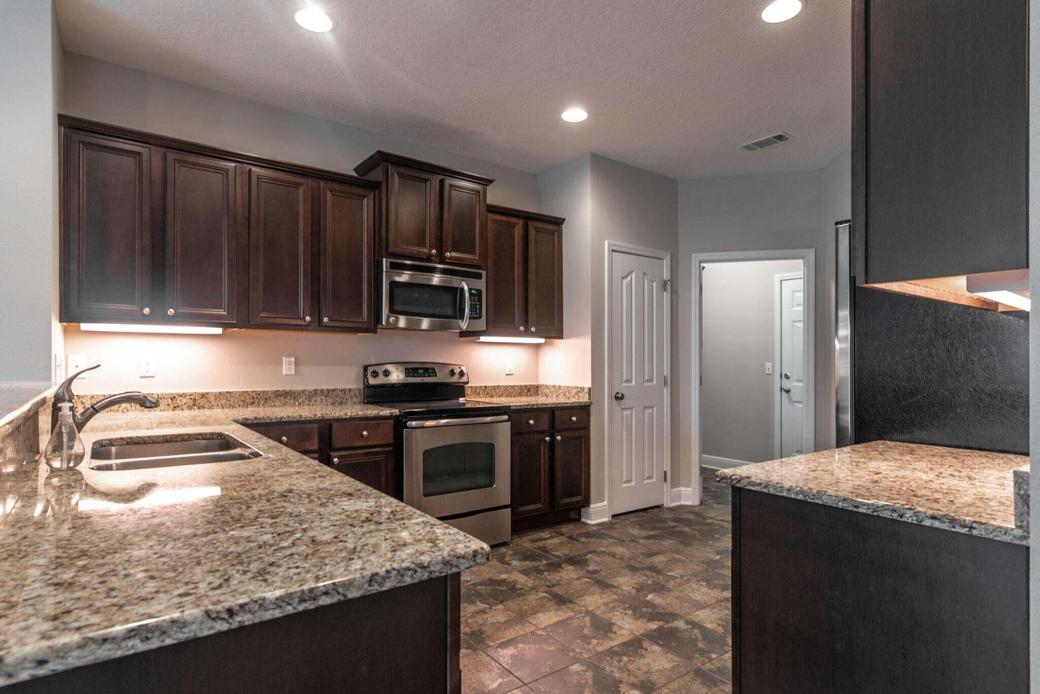 WATERFORD SOUND - Residential Lease