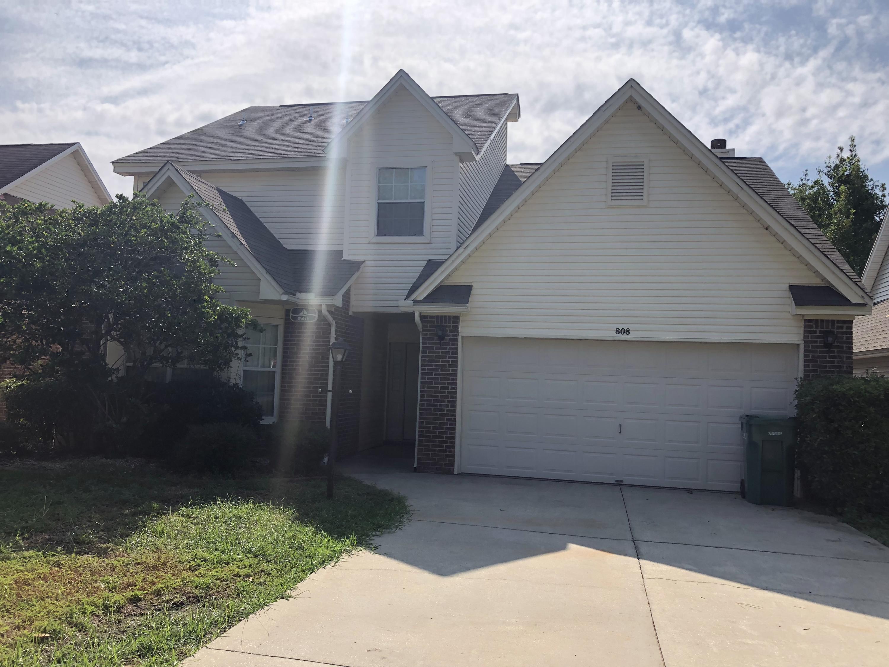 FAIRWAY LAKES - Residential Lease