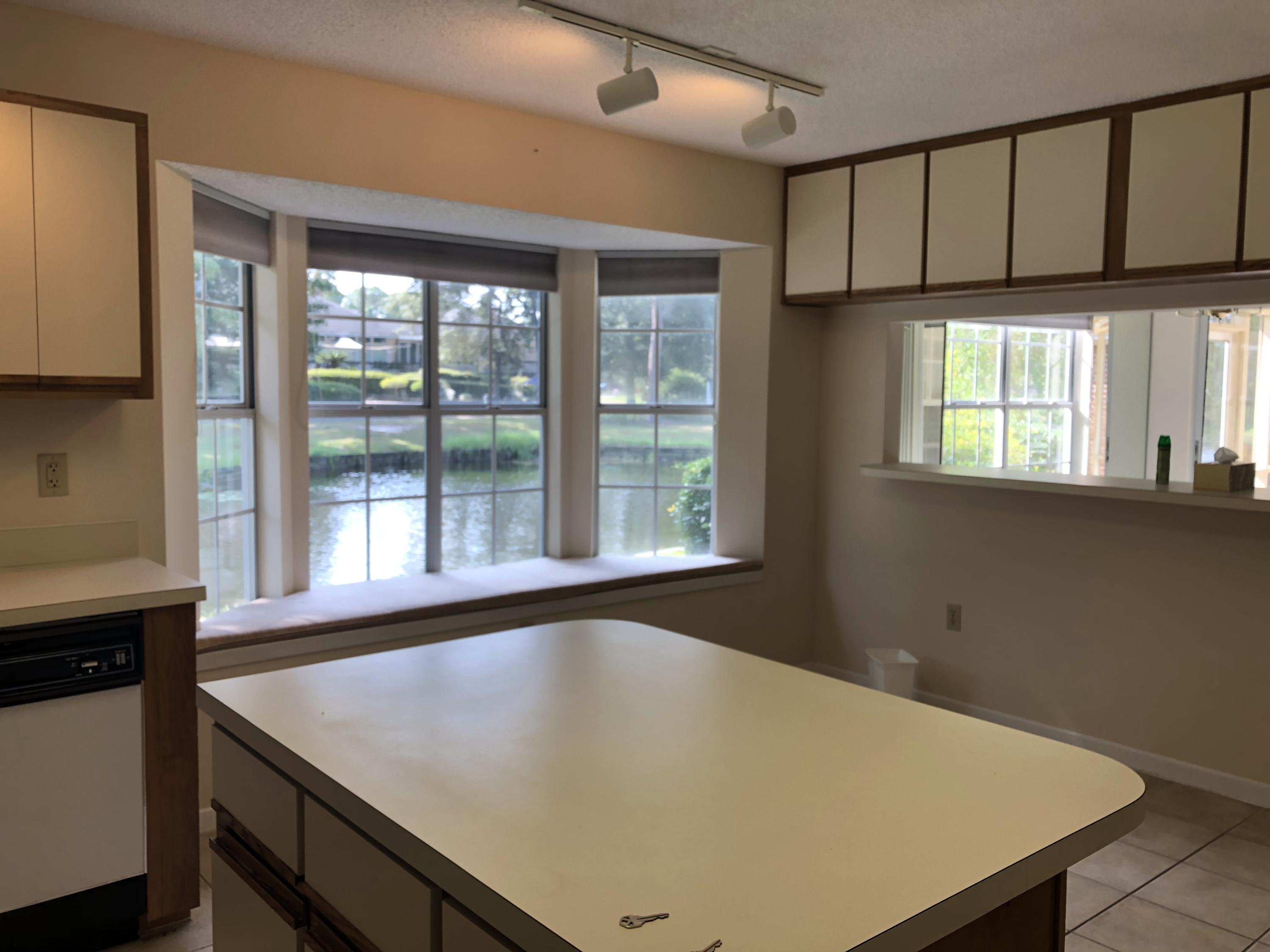 FAIRWAY LAKES - Residential Lease