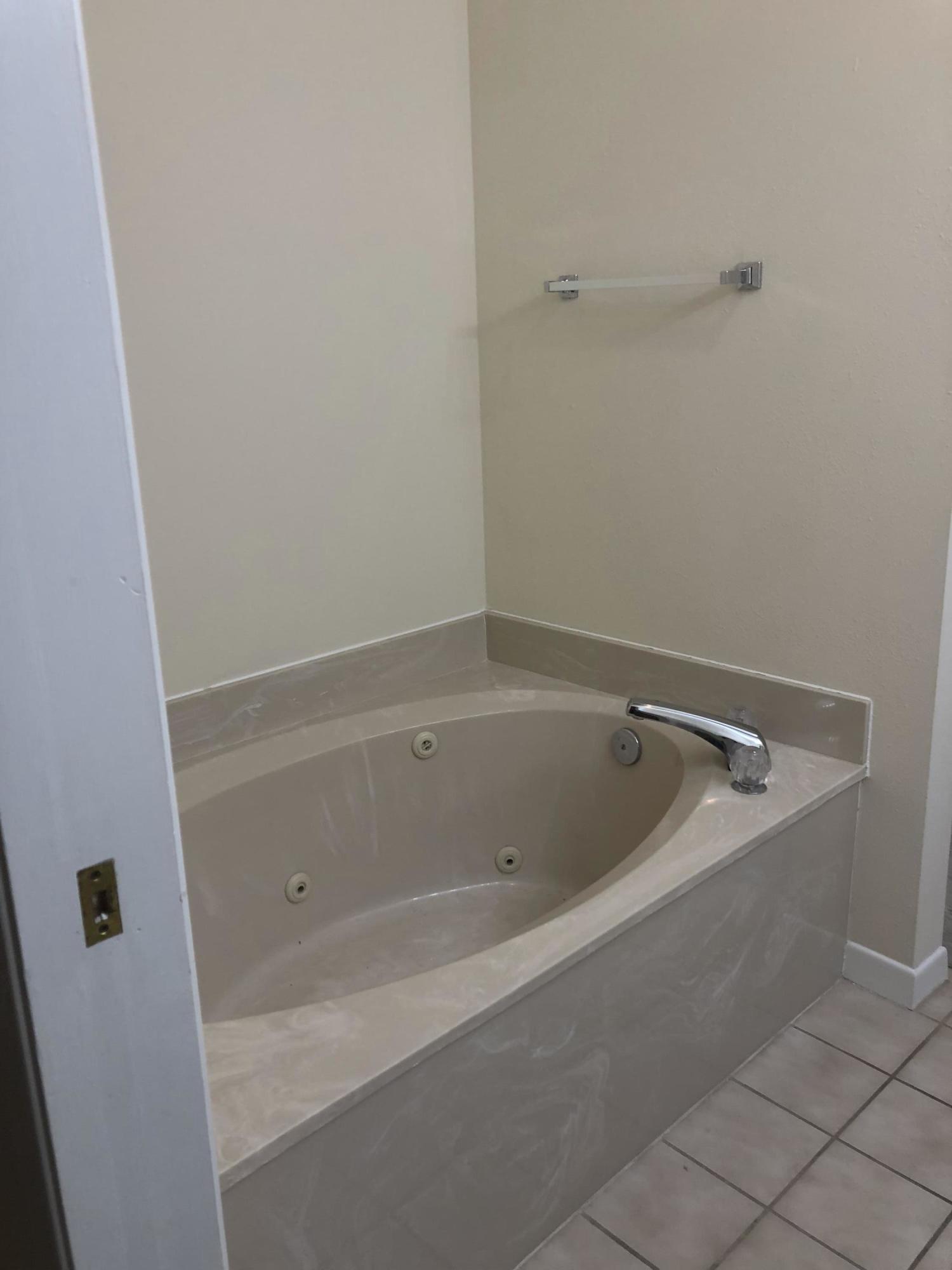 FAIRWAY LAKES - Residential Lease