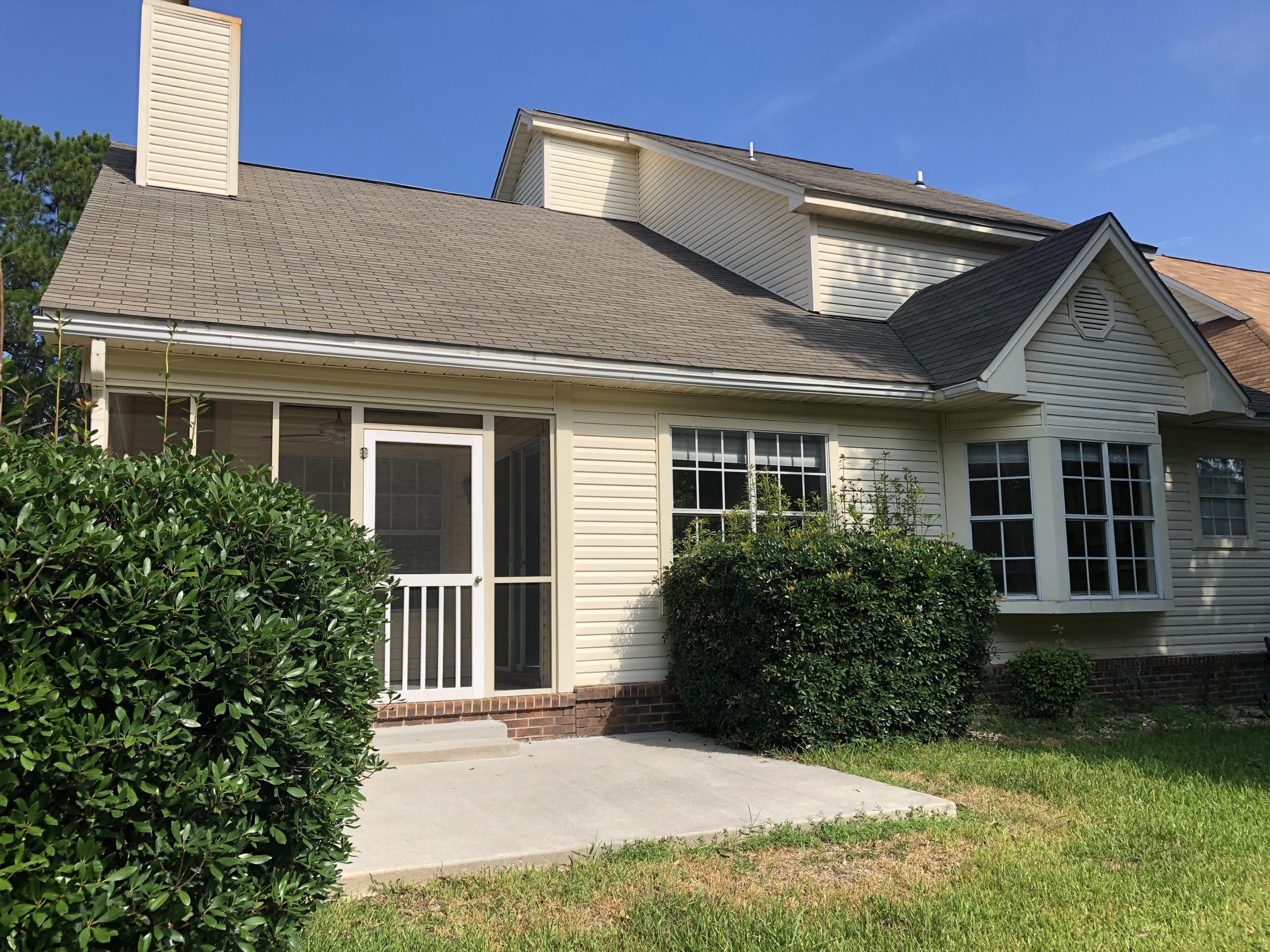 FAIRWAY LAKES - Residential Lease