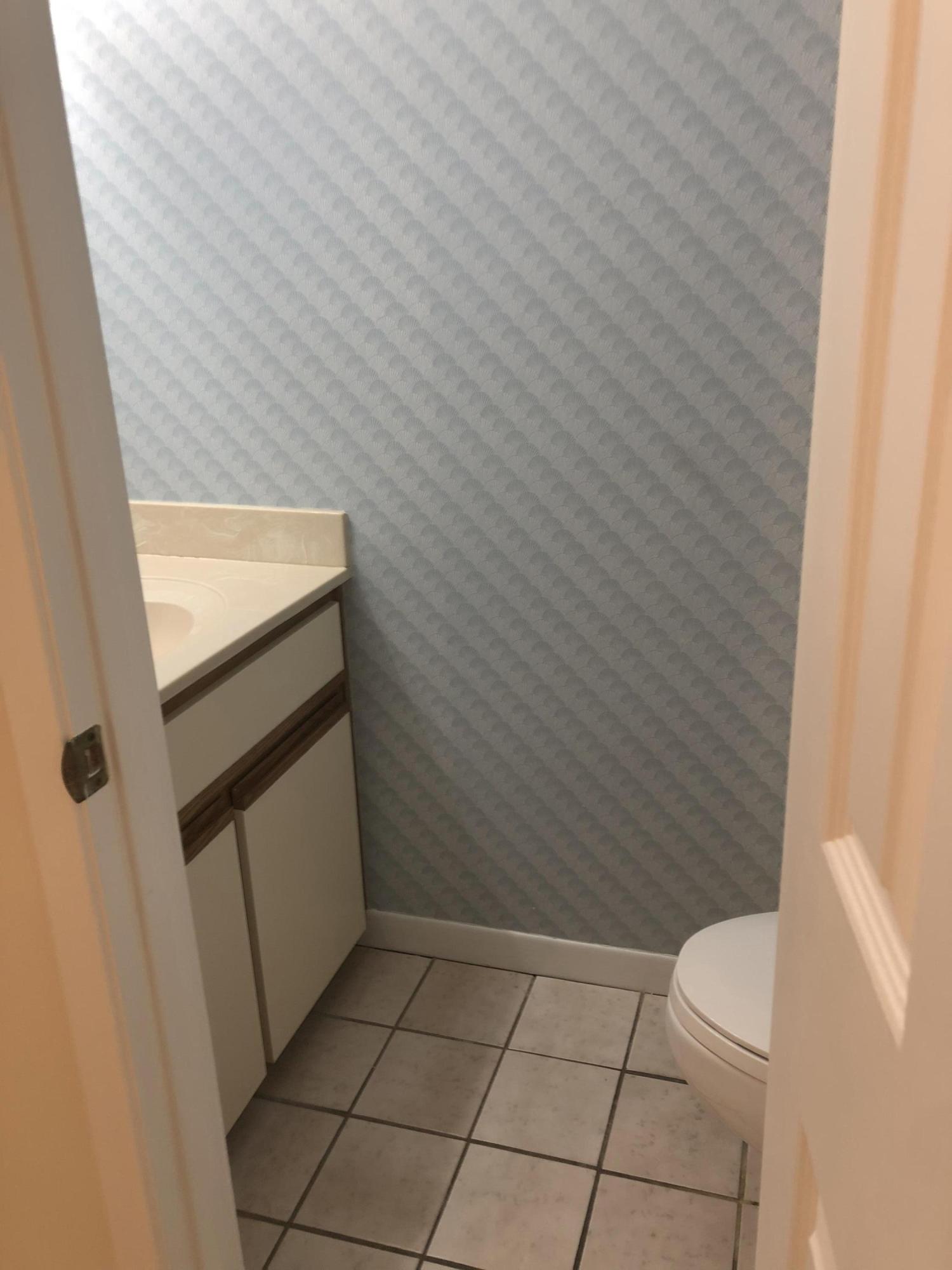 FAIRWAY LAKES - Residential Lease