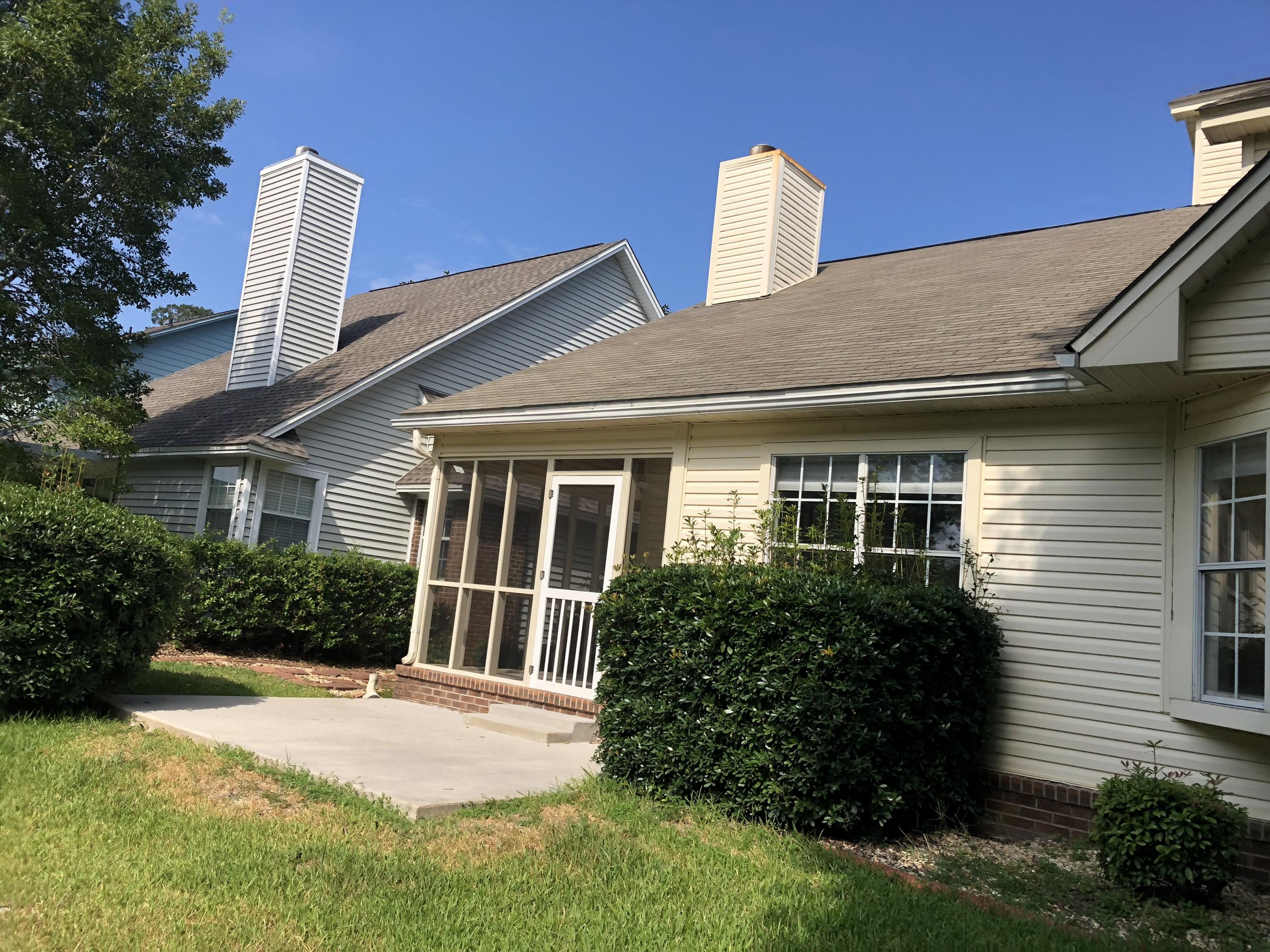 FAIRWAY LAKES - Residential Lease