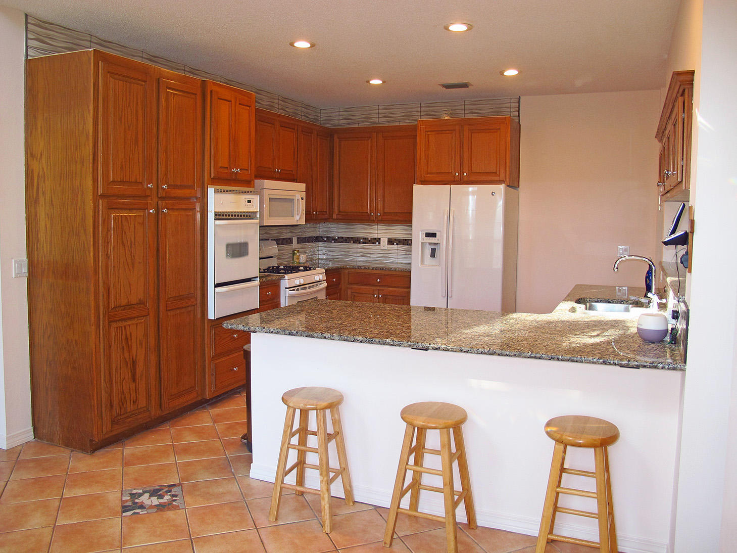 LAKE POINTE - Residential