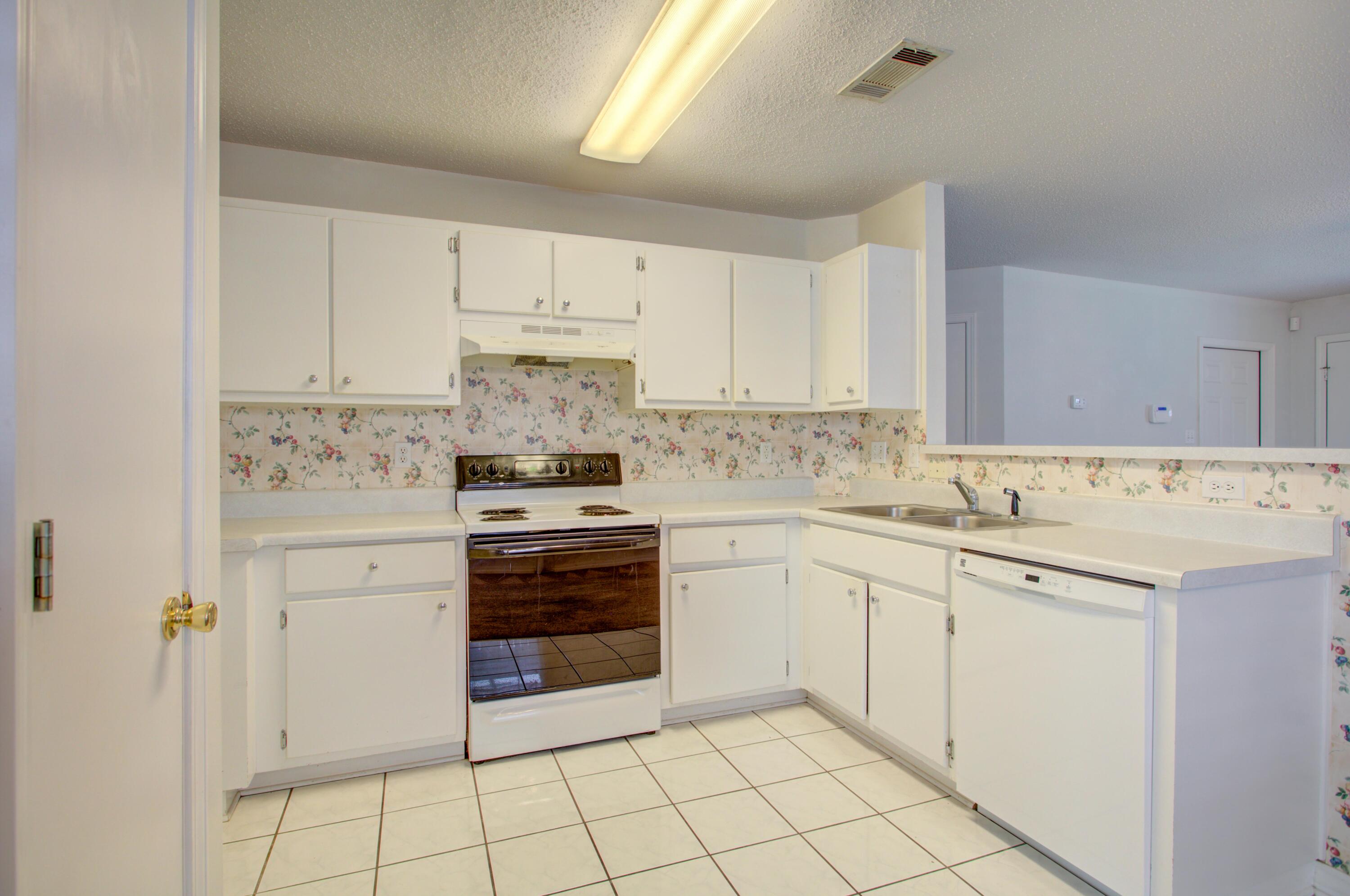EMERALD ESTATES - Residential