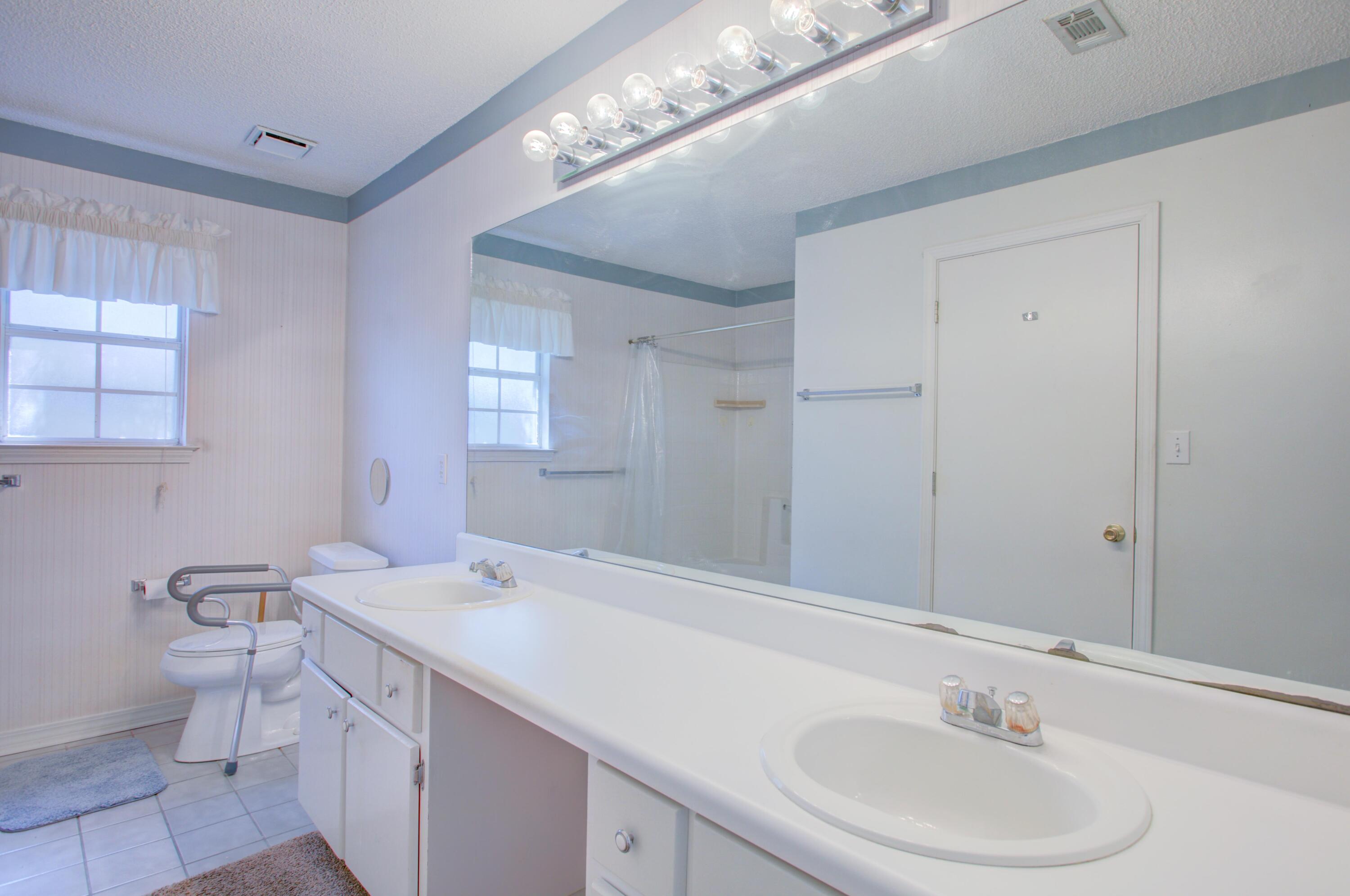 EMERALD ESTATES - Residential