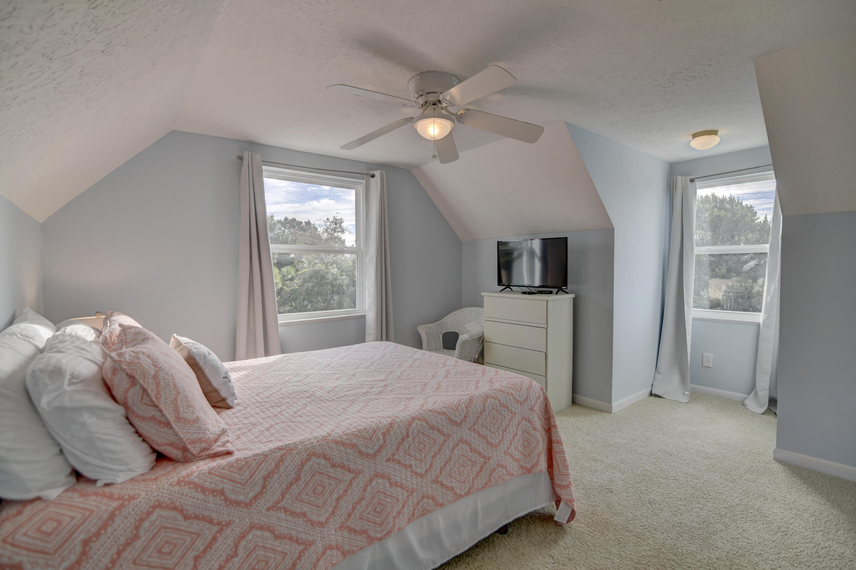 LAGUNA BEACH ESTATES - Residential