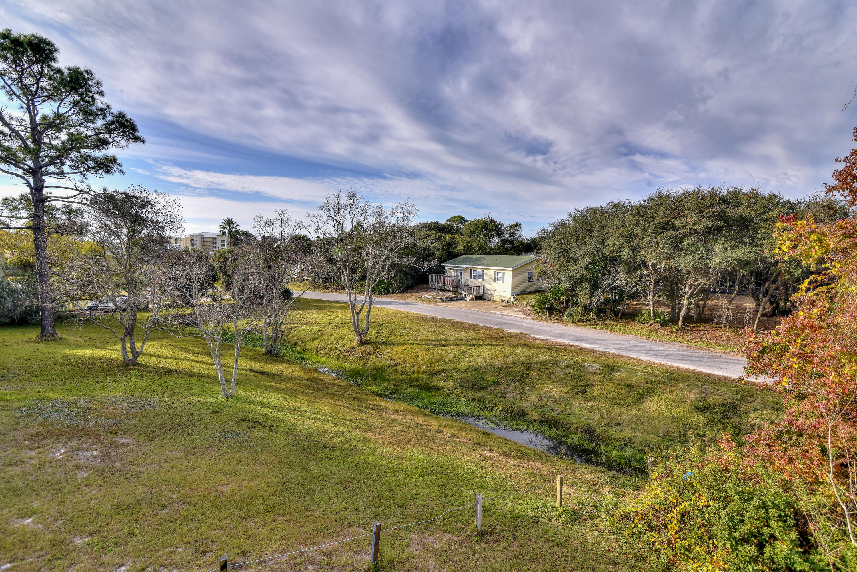 LAGUNA BEACH ESTATES - Residential