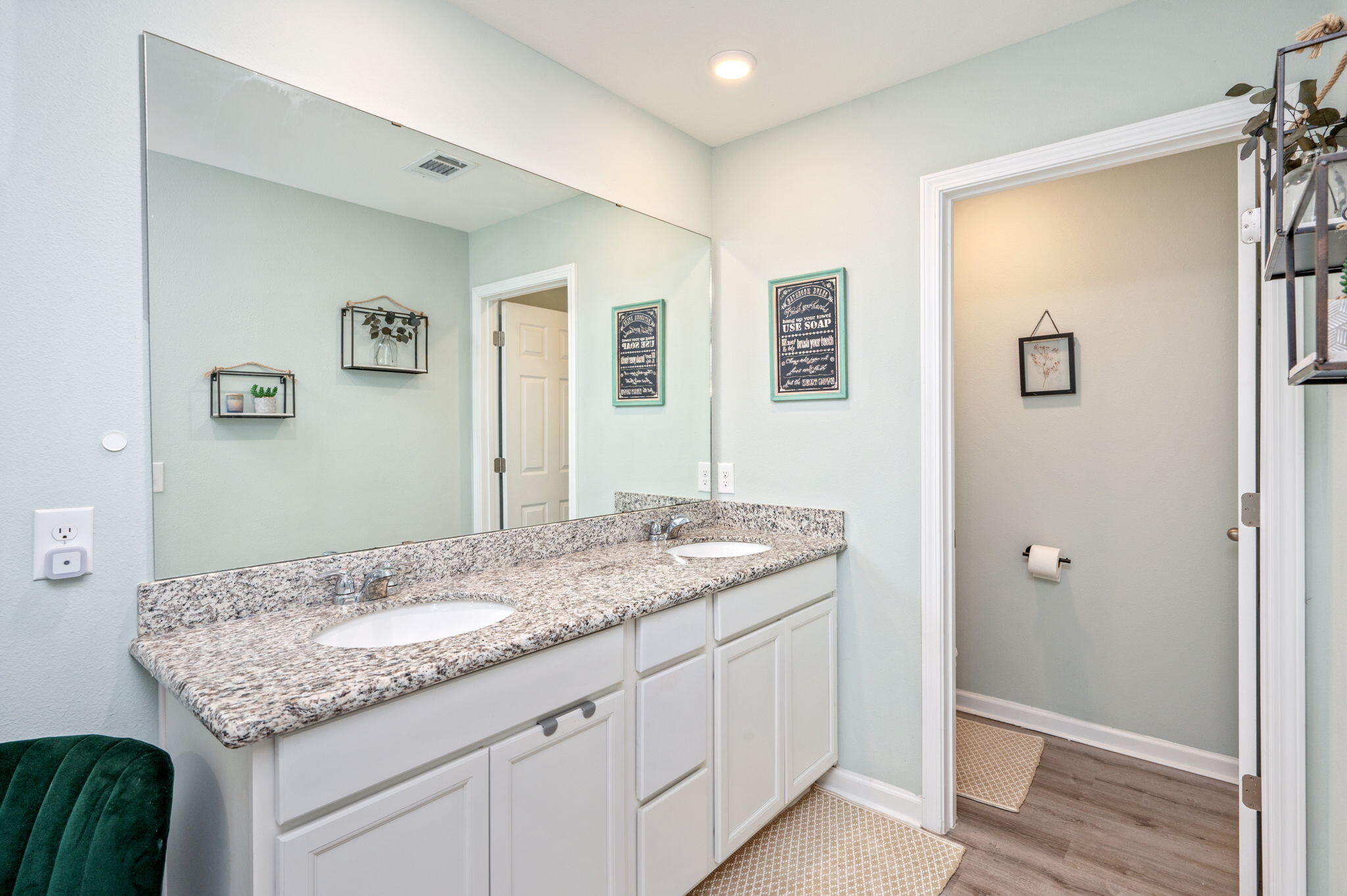 HOLLEY BY THE SEA - Residential
