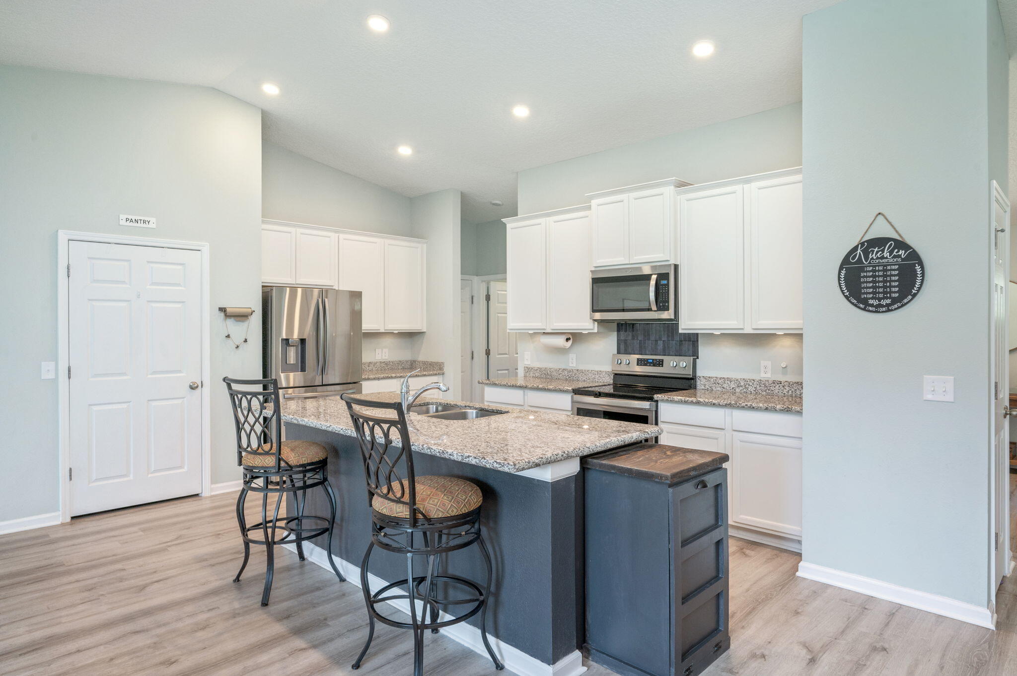 HOLLEY BY THE SEA - Residential