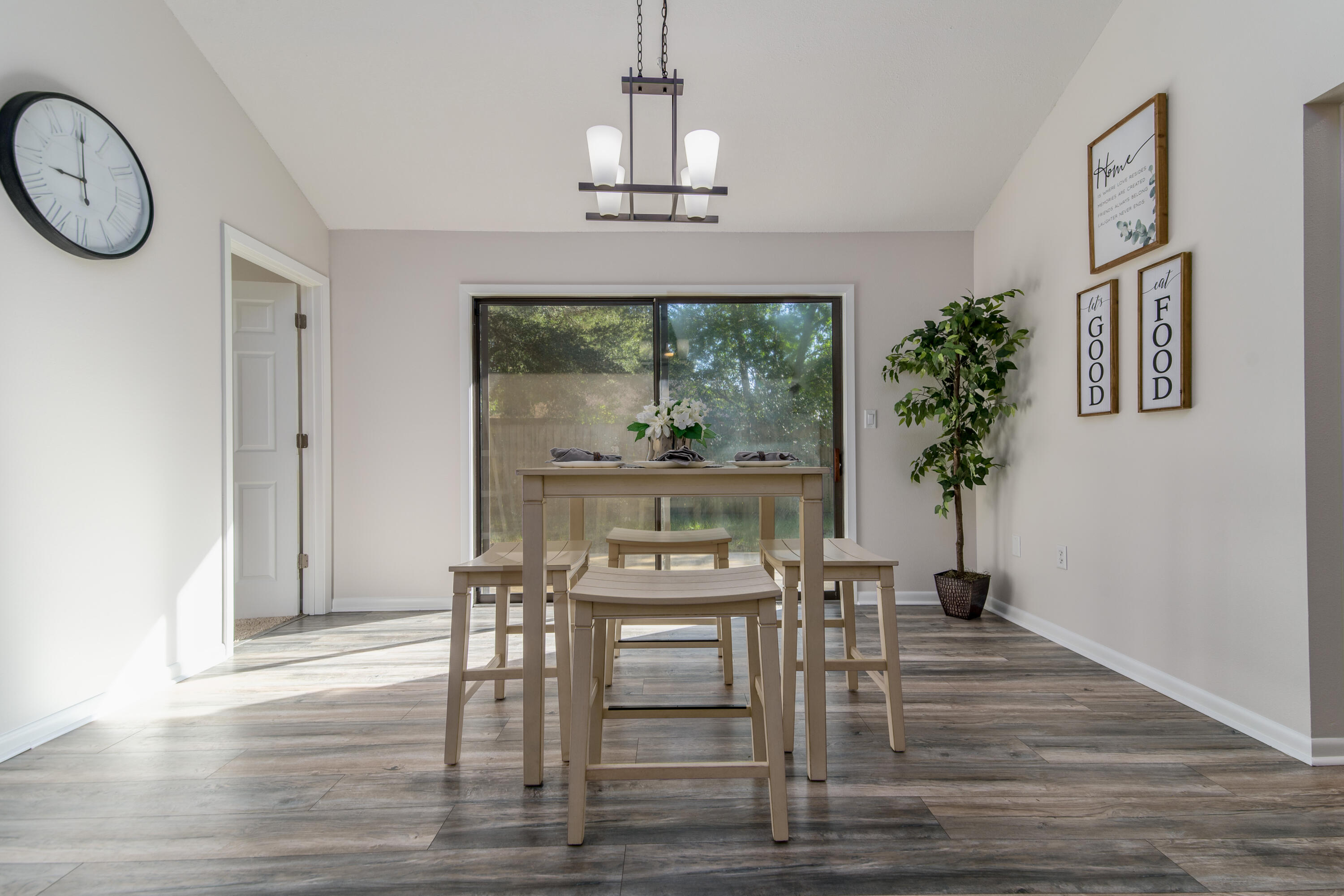 CEDAR RIDGE - Residential