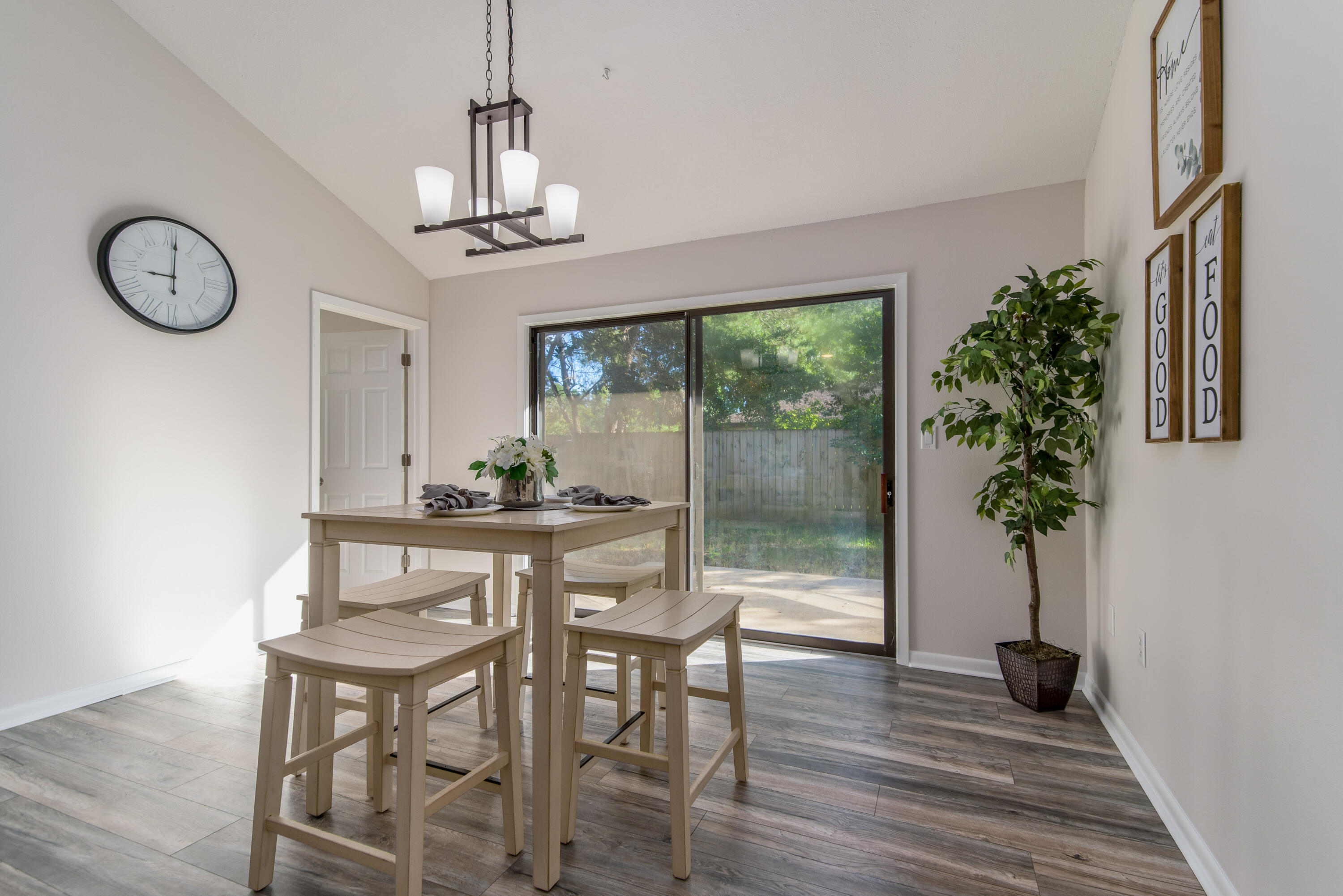 CEDAR RIDGE - Residential