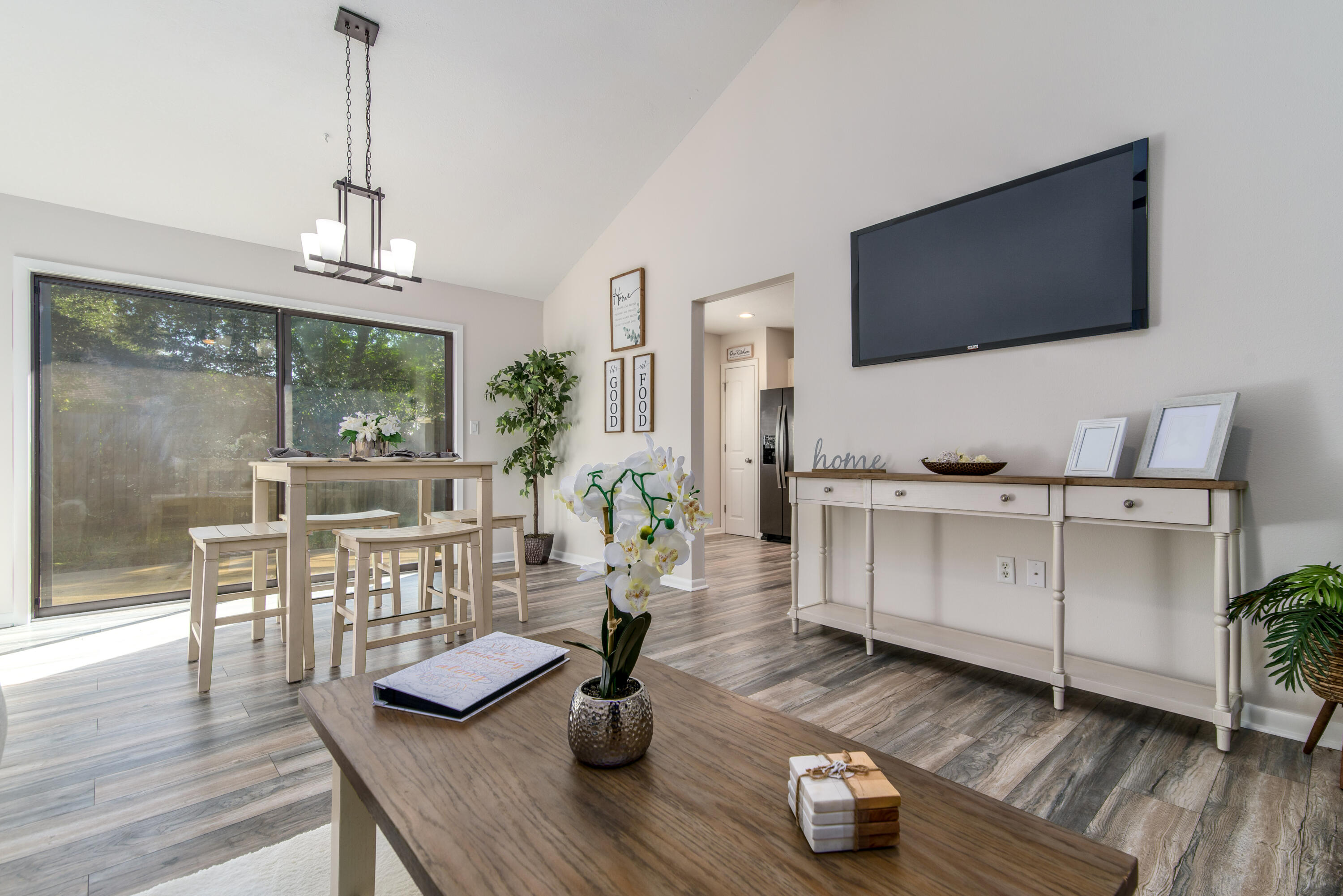 CEDAR RIDGE - Residential