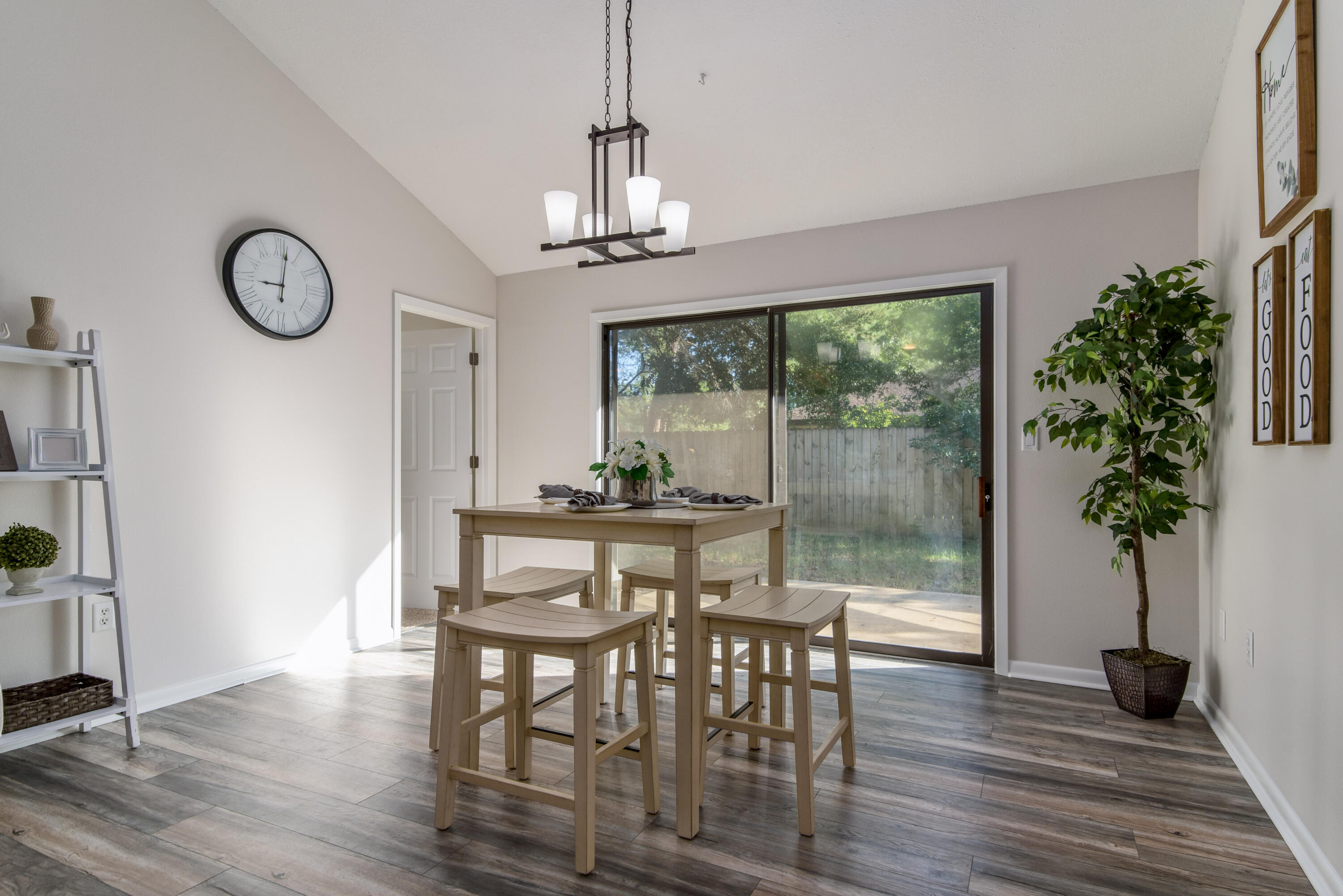 CEDAR RIDGE - Residential