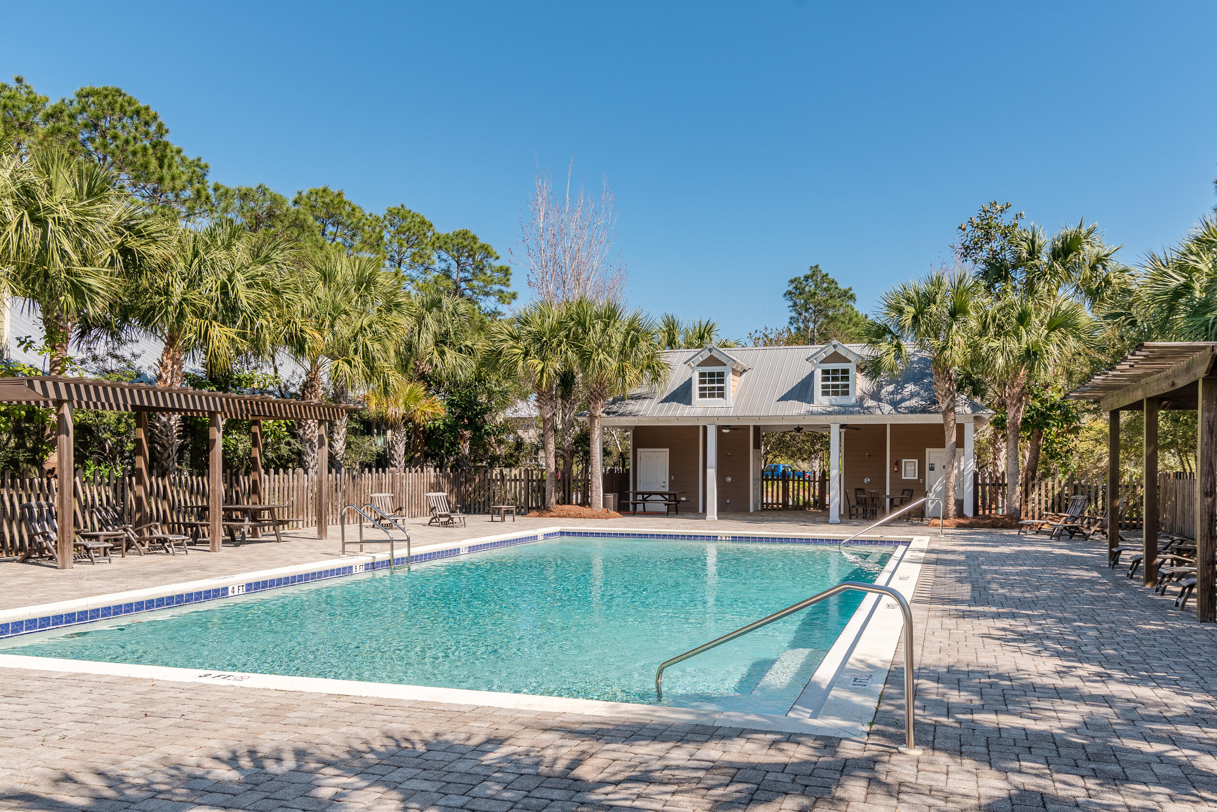 HIDDEN GROVE - Residential