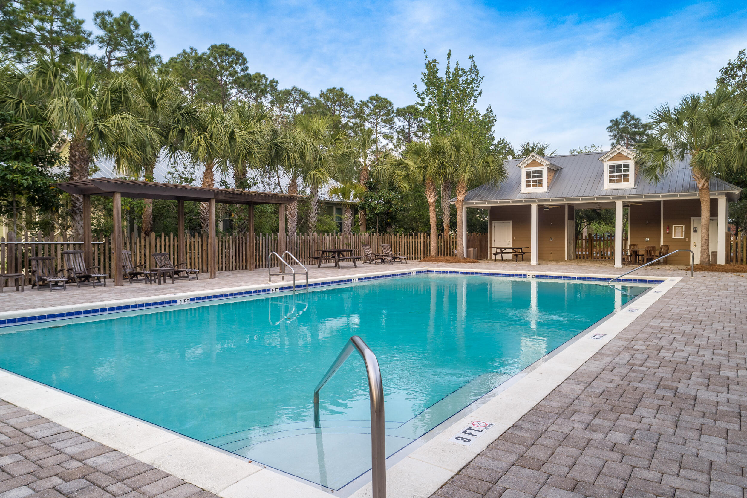 HIDDEN GROVE - Residential