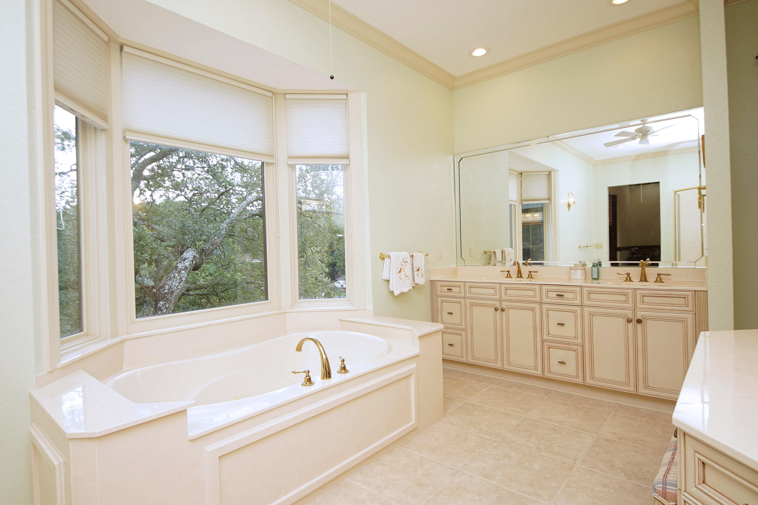 AZALEA SHORES - Residential