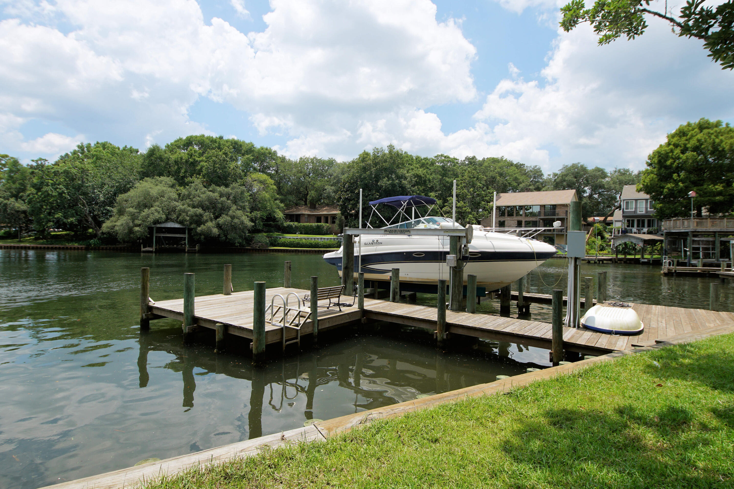 AZALEA SHORES - Residential