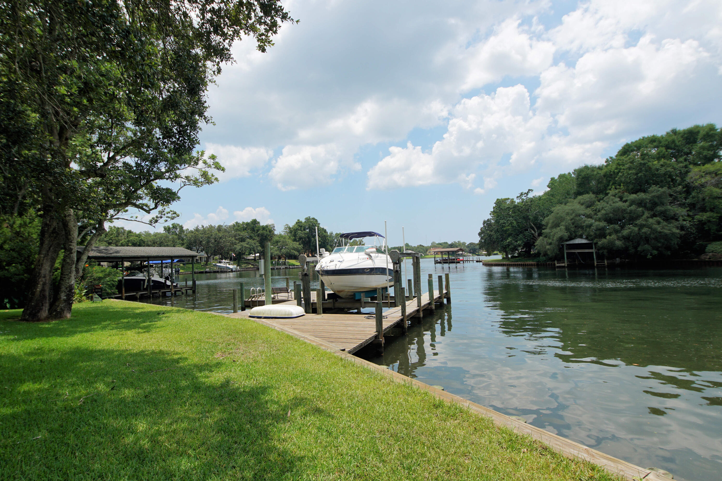 AZALEA SHORES - Residential