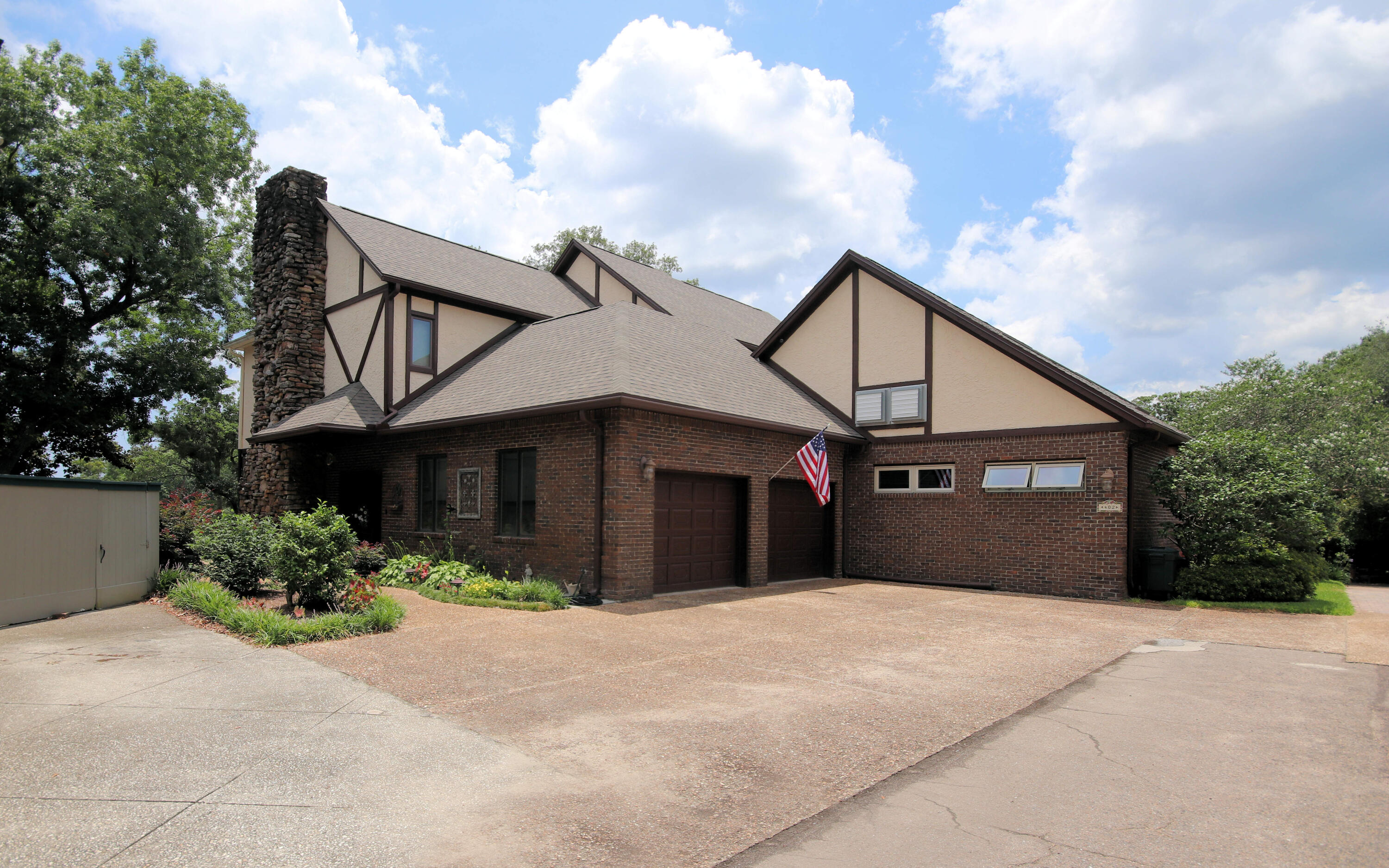 AZALEA SHORES - Residential