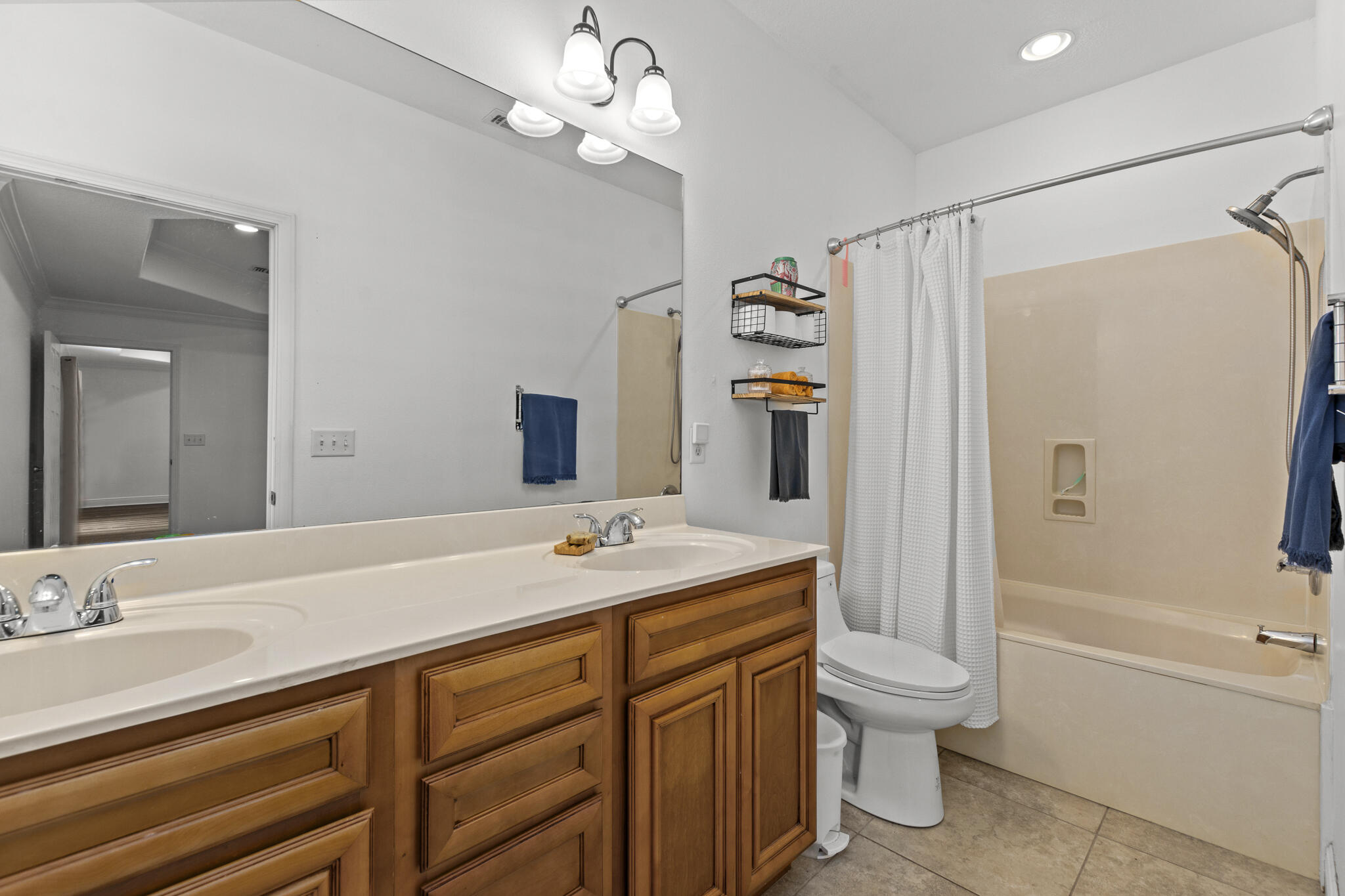 FLAMINGO VILLAGE aka Emerald Walk - Residential