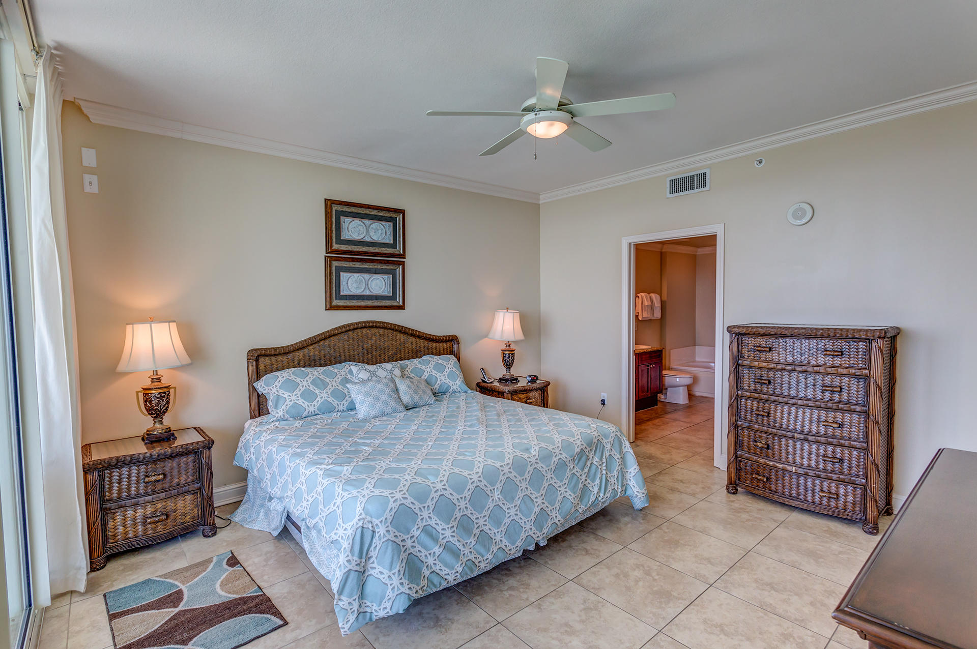 AQUA BEACHSIDE RESORT - Residential