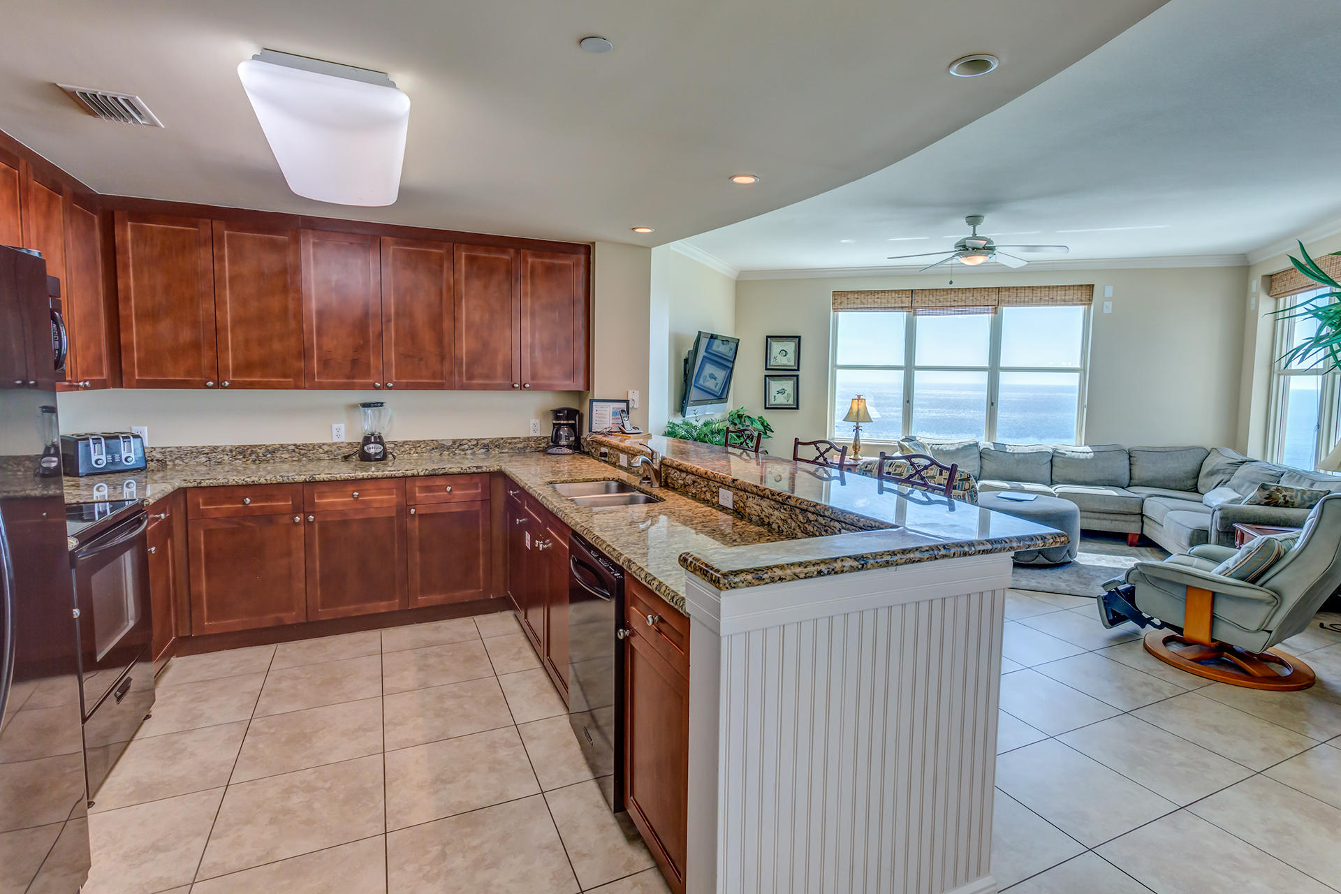 AQUA BEACHSIDE RESORT - Residential