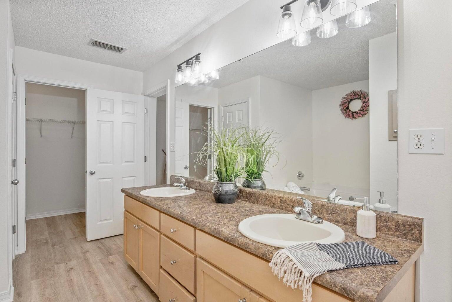 IRON GATE - Residential Lease
