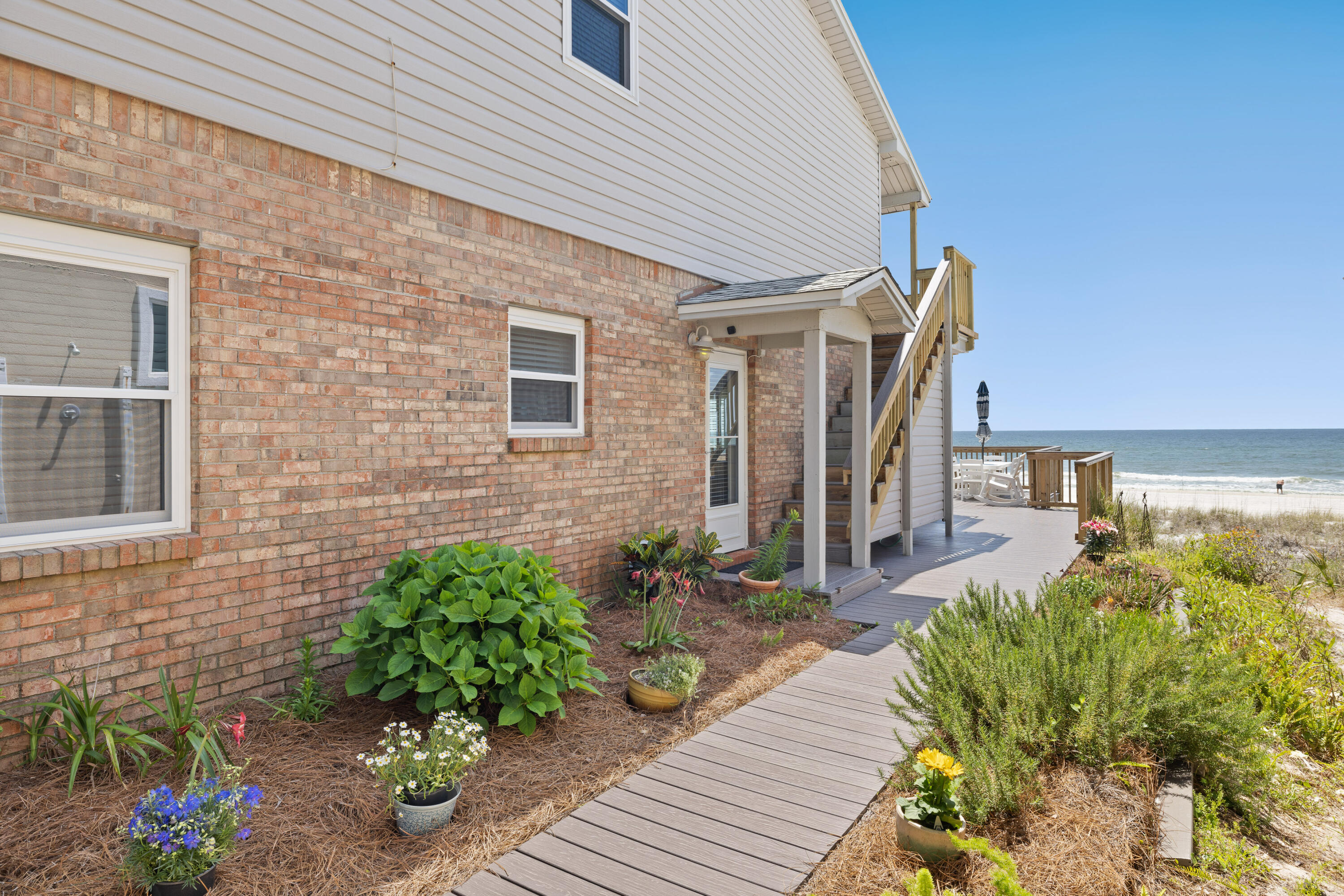 SUNNYSIDE - Residential