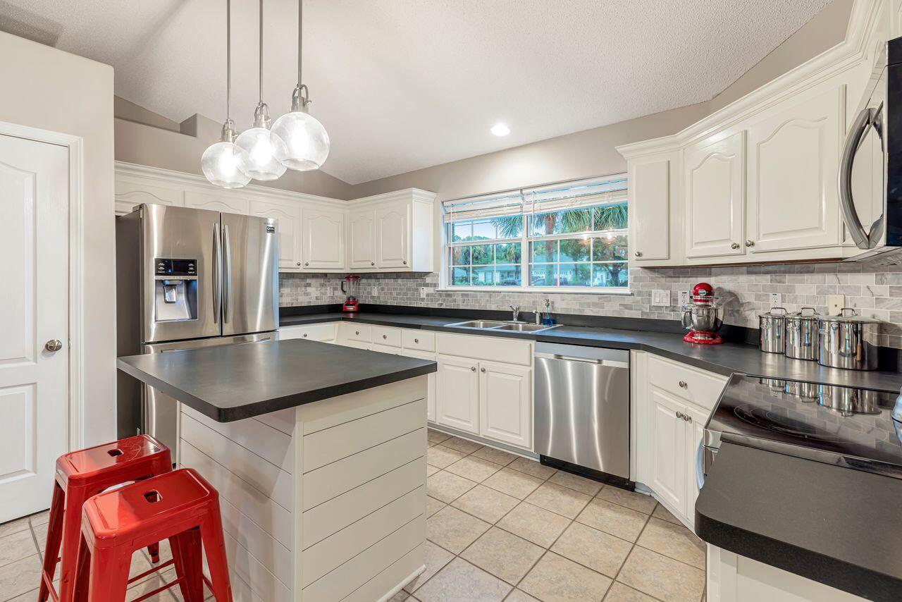 HOLLEY BY THE SEA - Residential