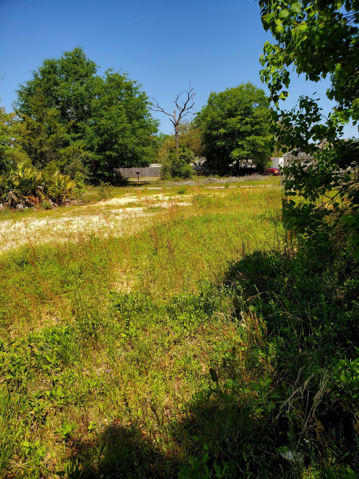 NAVARRE 2ND ADD - Land